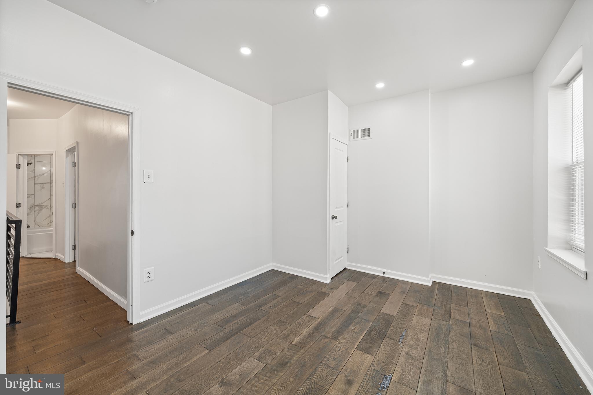 POINT BREEZE - Residential