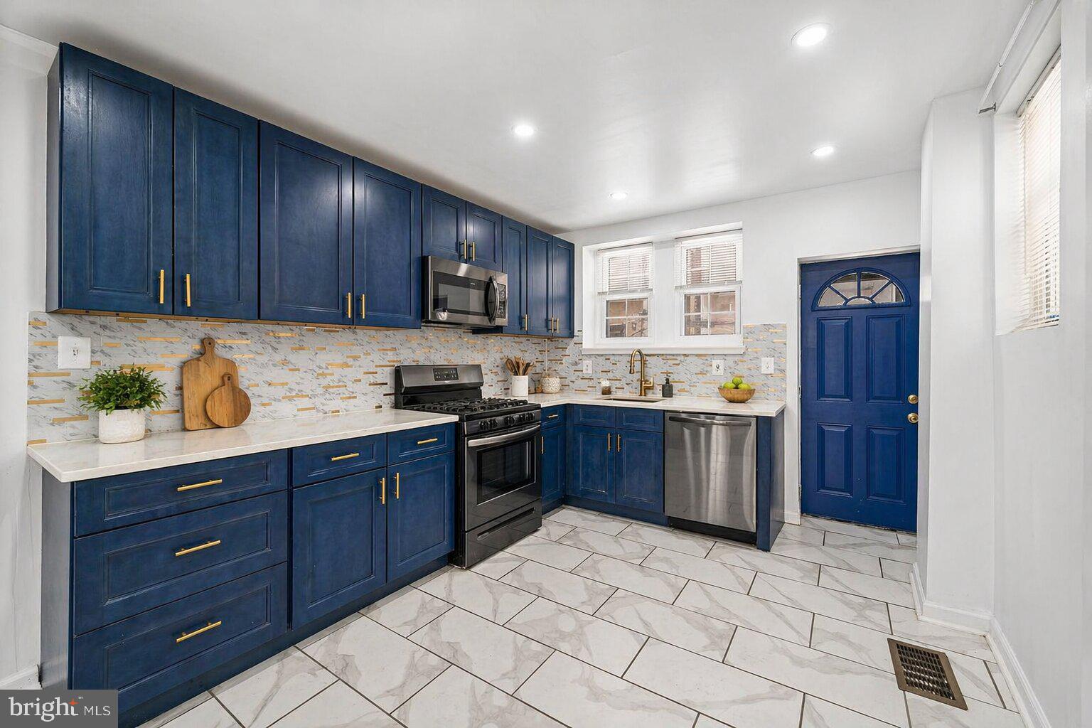POINT BREEZE - Residential