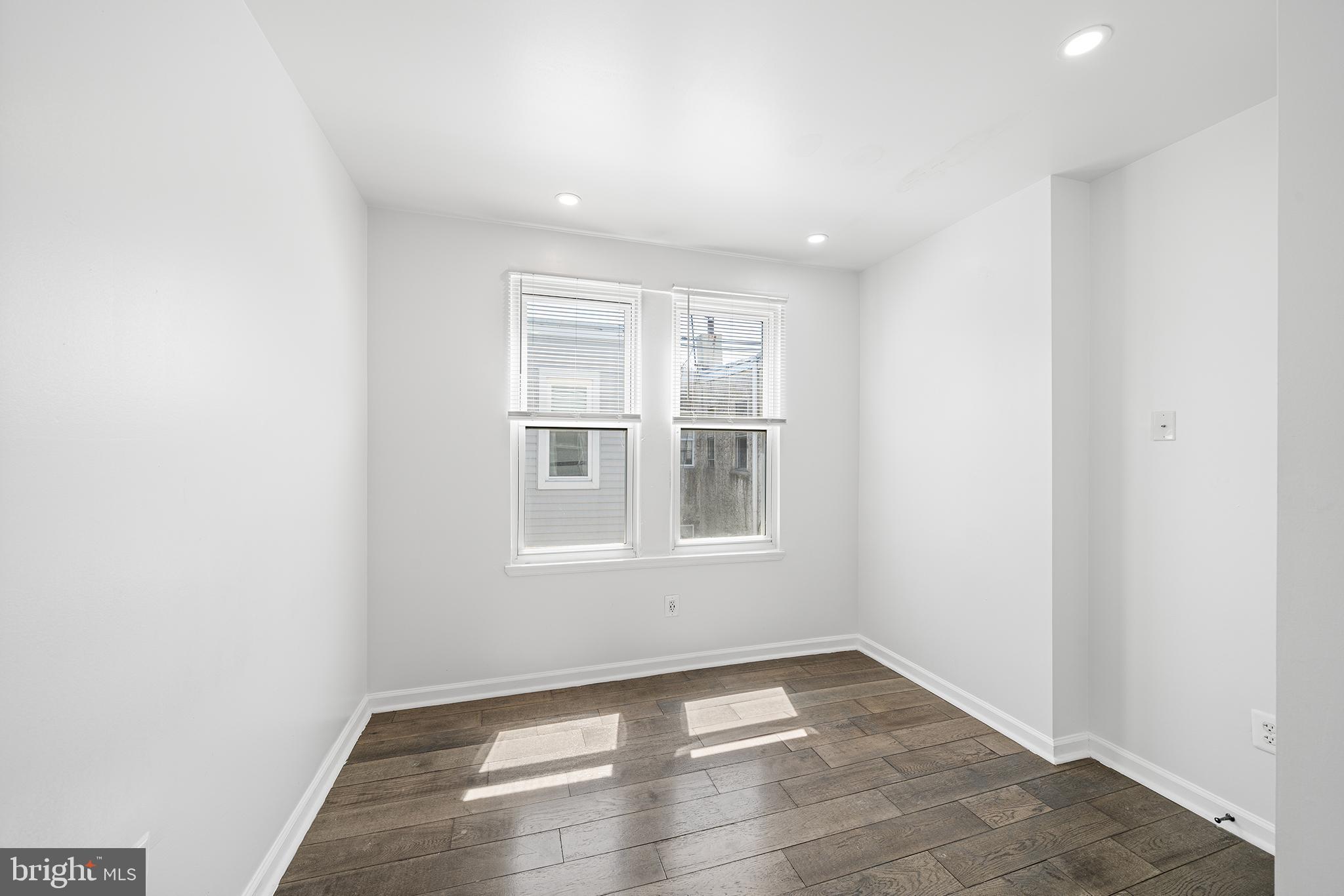 POINT BREEZE - Residential