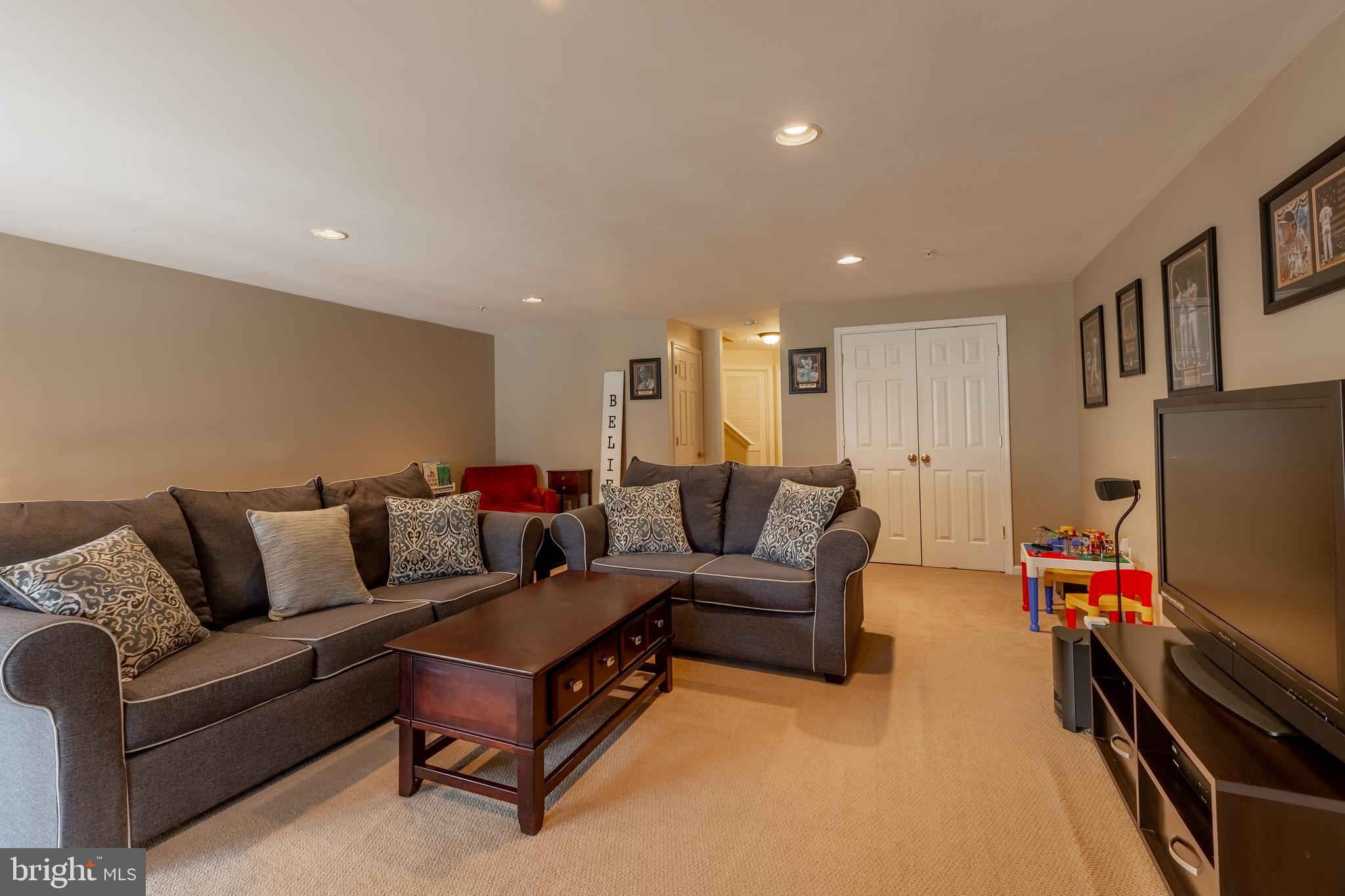 AUTUMN RUN - Residential