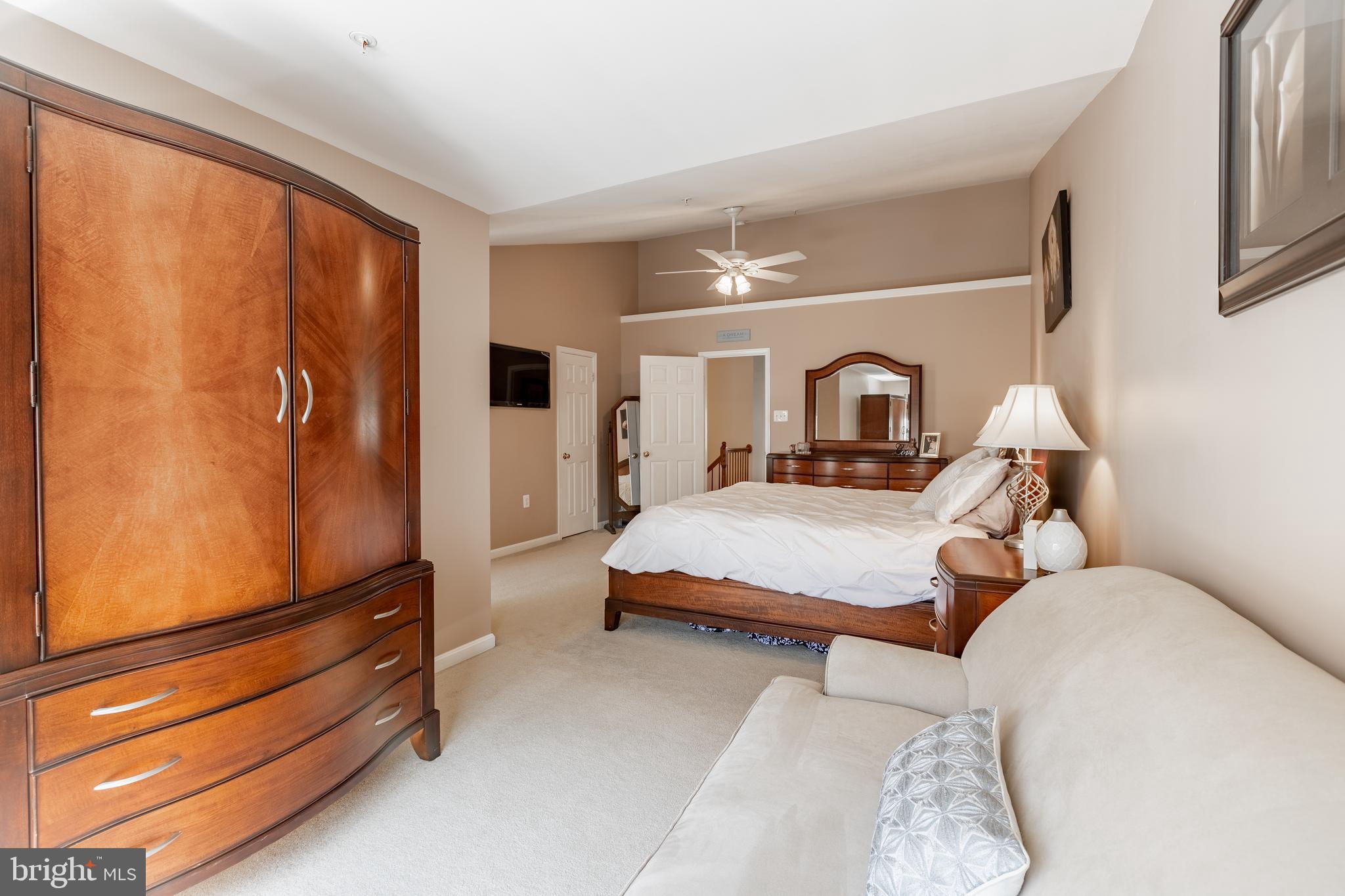 AUTUMN RUN - Residential