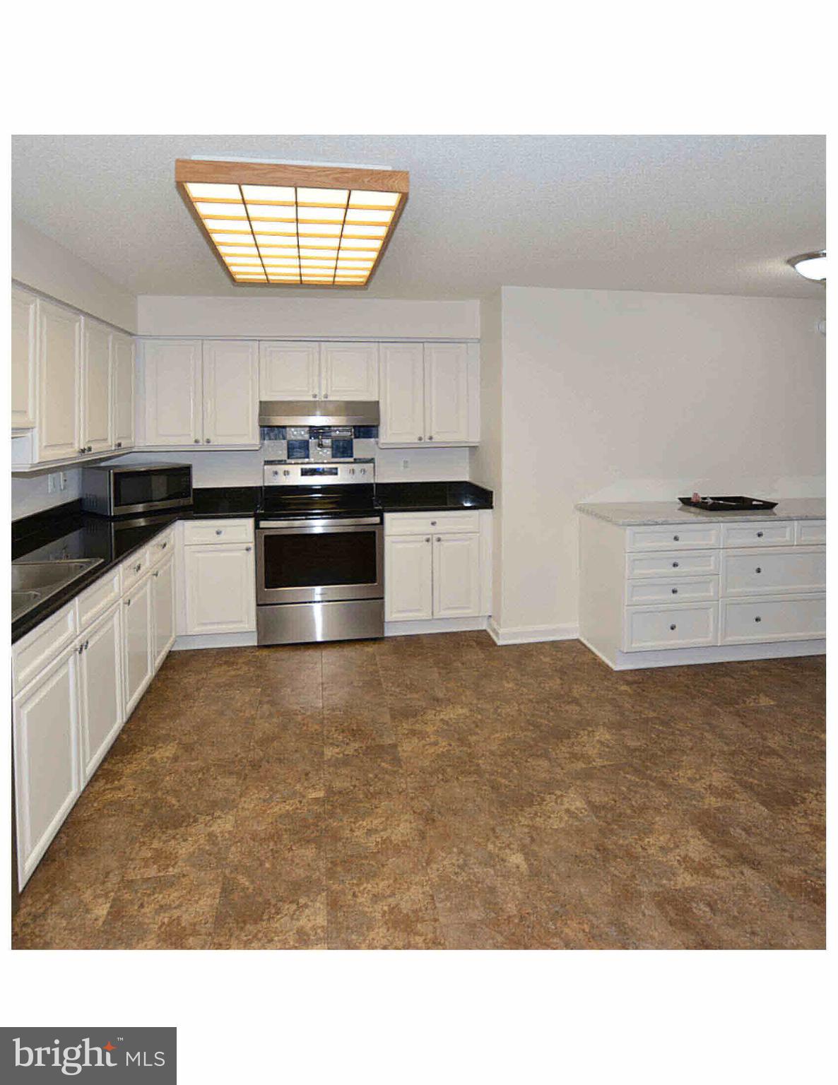 CARLYLE TOWERS CONDOMINIUM - Residential