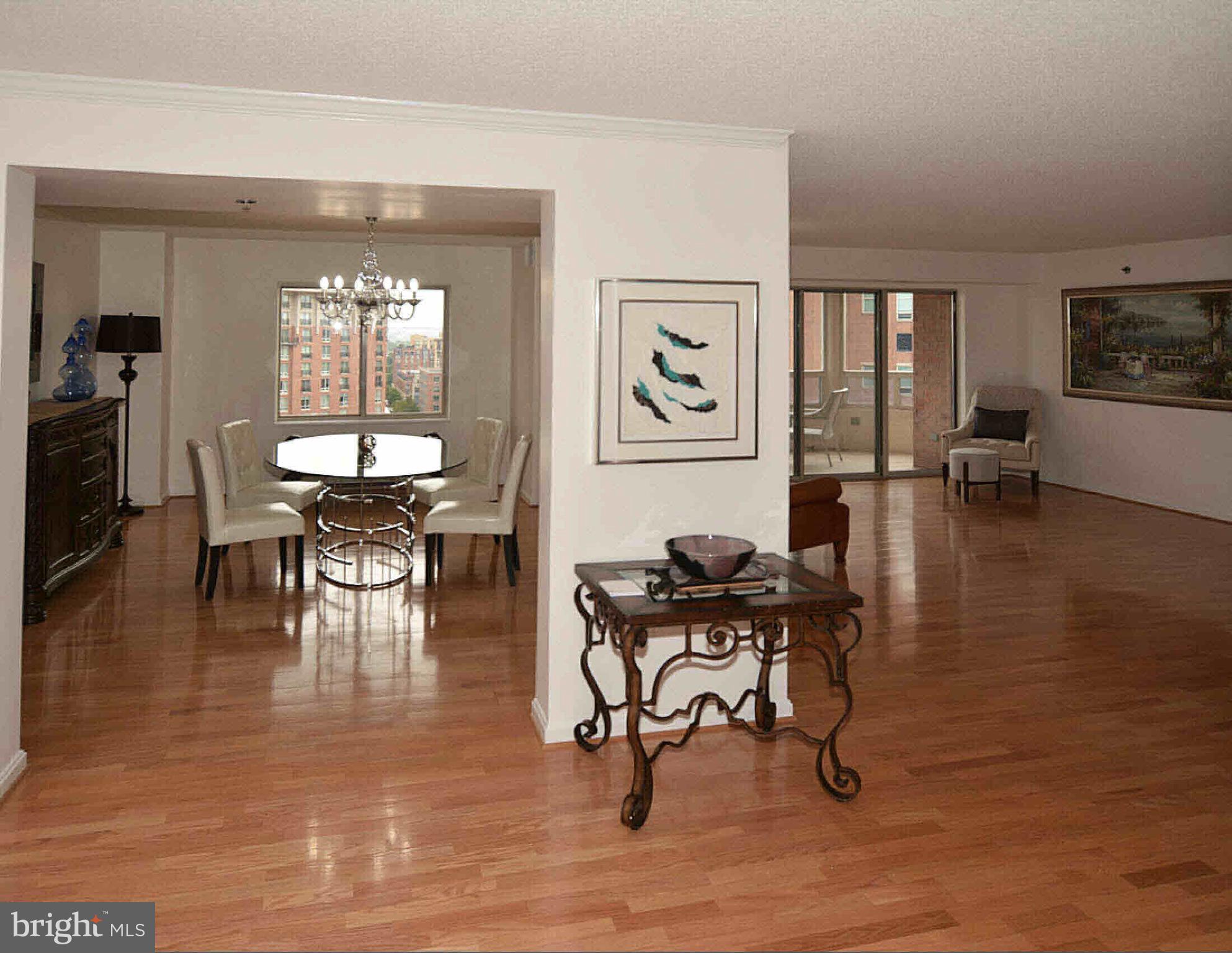 CARLYLE TOWERS CONDOMINIUM - Residential
