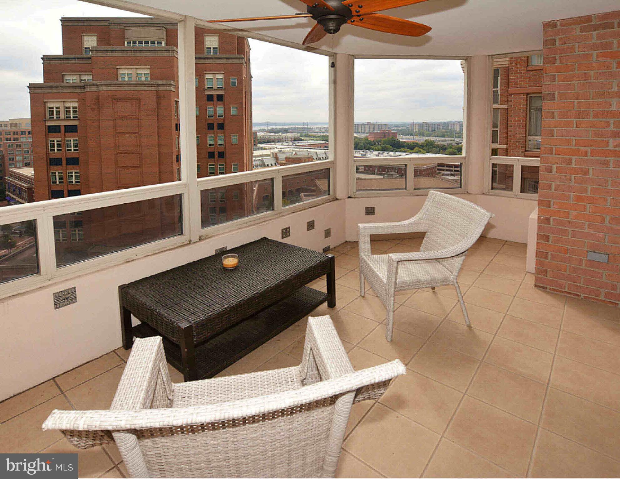 CARLYLE TOWERS CONDOMINIUM - Residential