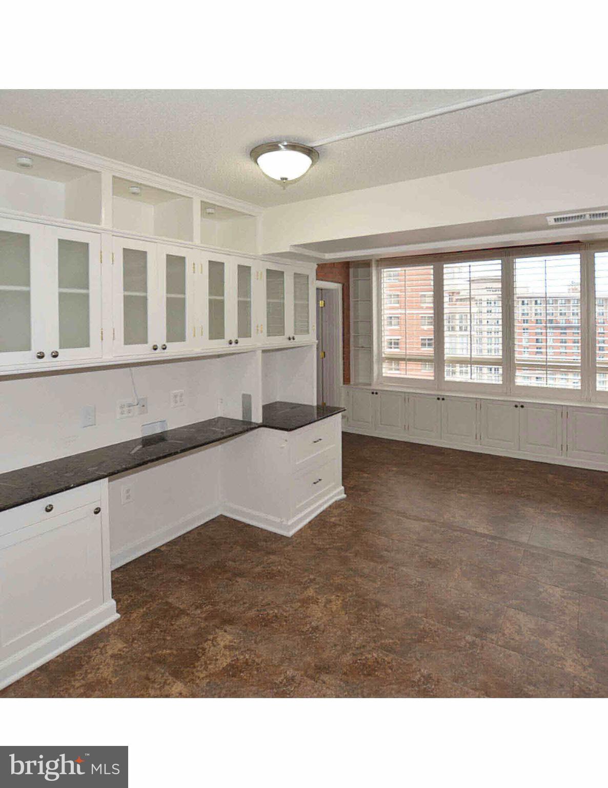 CARLYLE TOWERS CONDOMINIUM - Residential