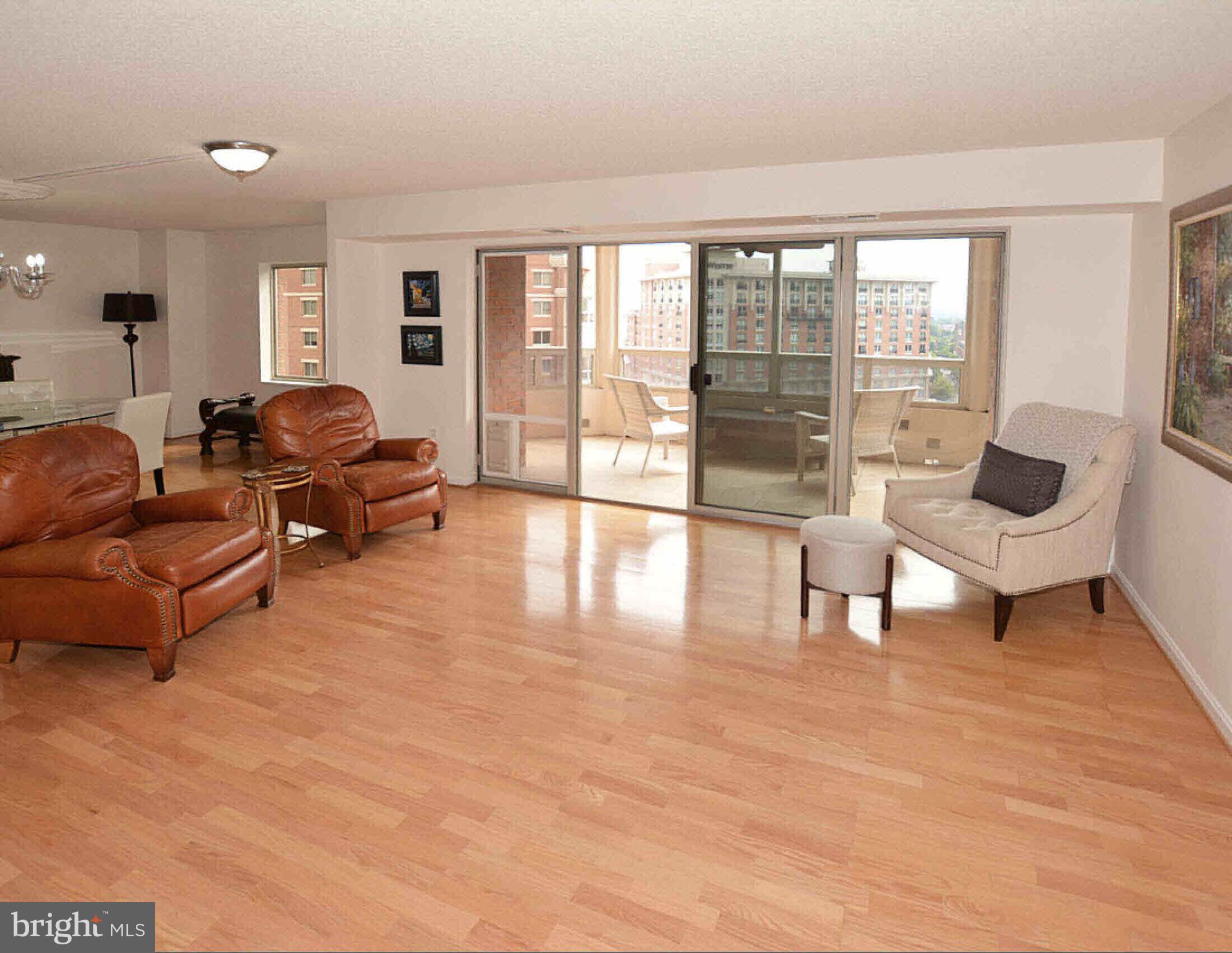 CARLYLE TOWERS CONDOMINIUM - Residential