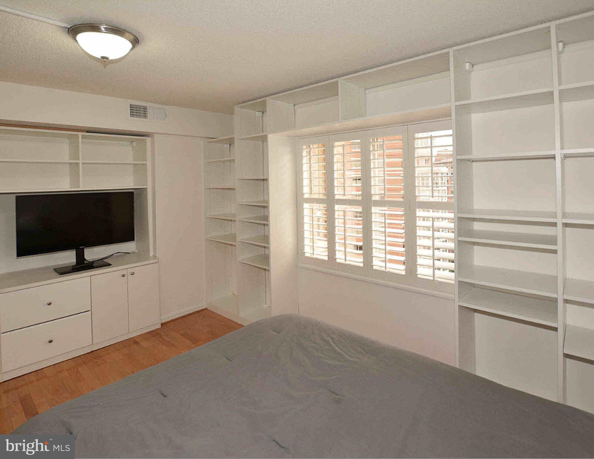 CARLYLE TOWERS CONDOMINIUM - Residential