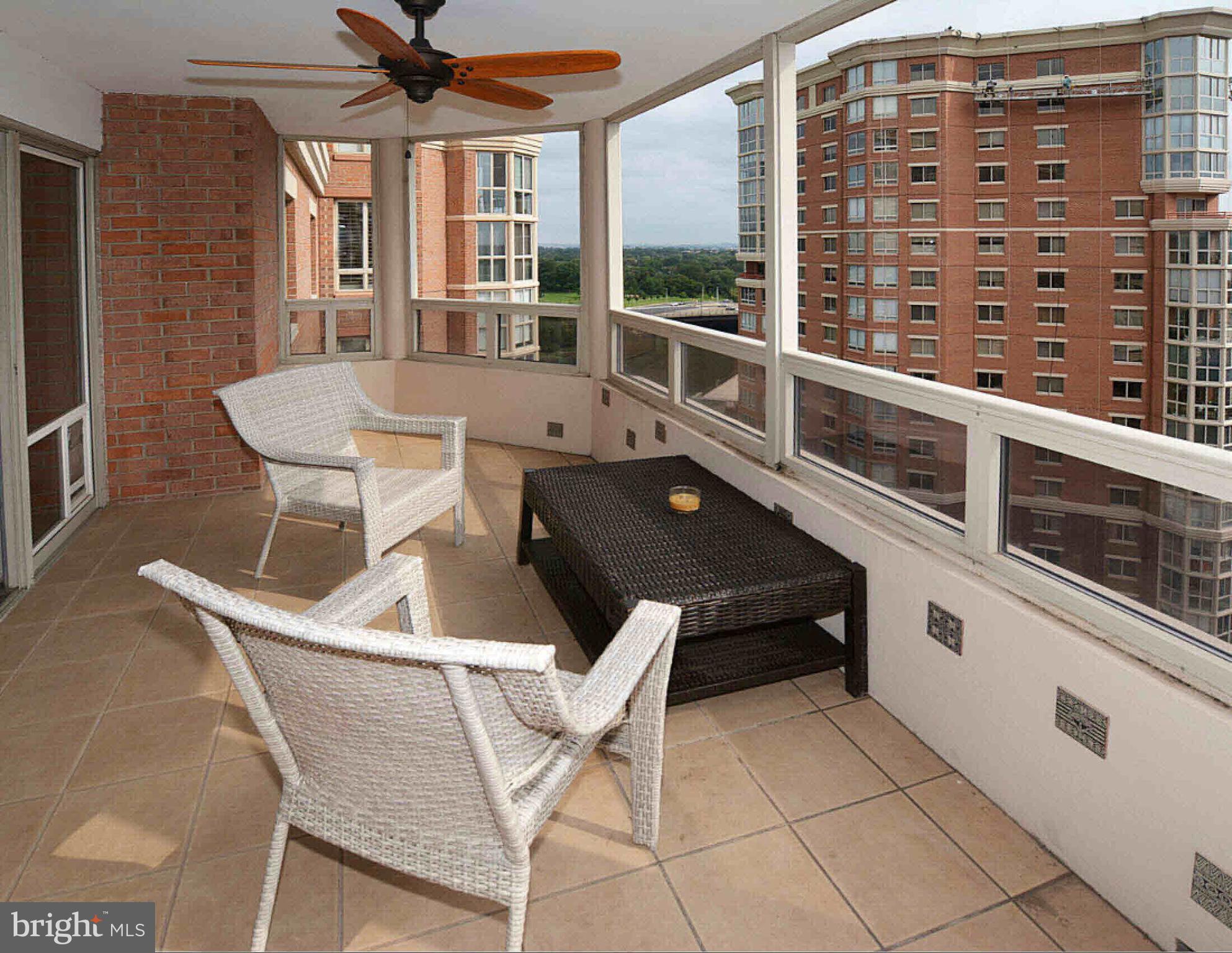 CARLYLE TOWERS CONDOMINIUM - Residential