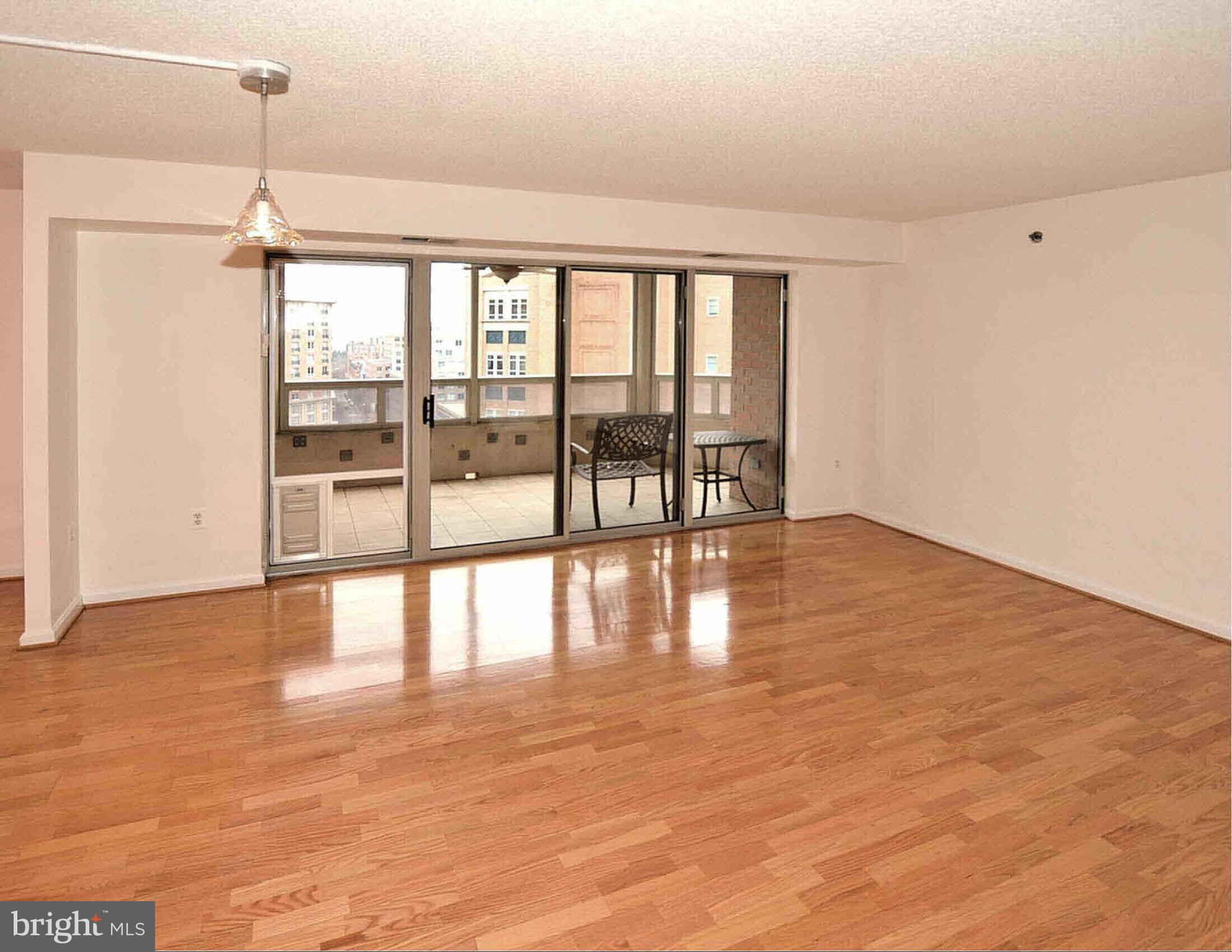 CARLYLE TOWERS CONDOMINIUM - Residential