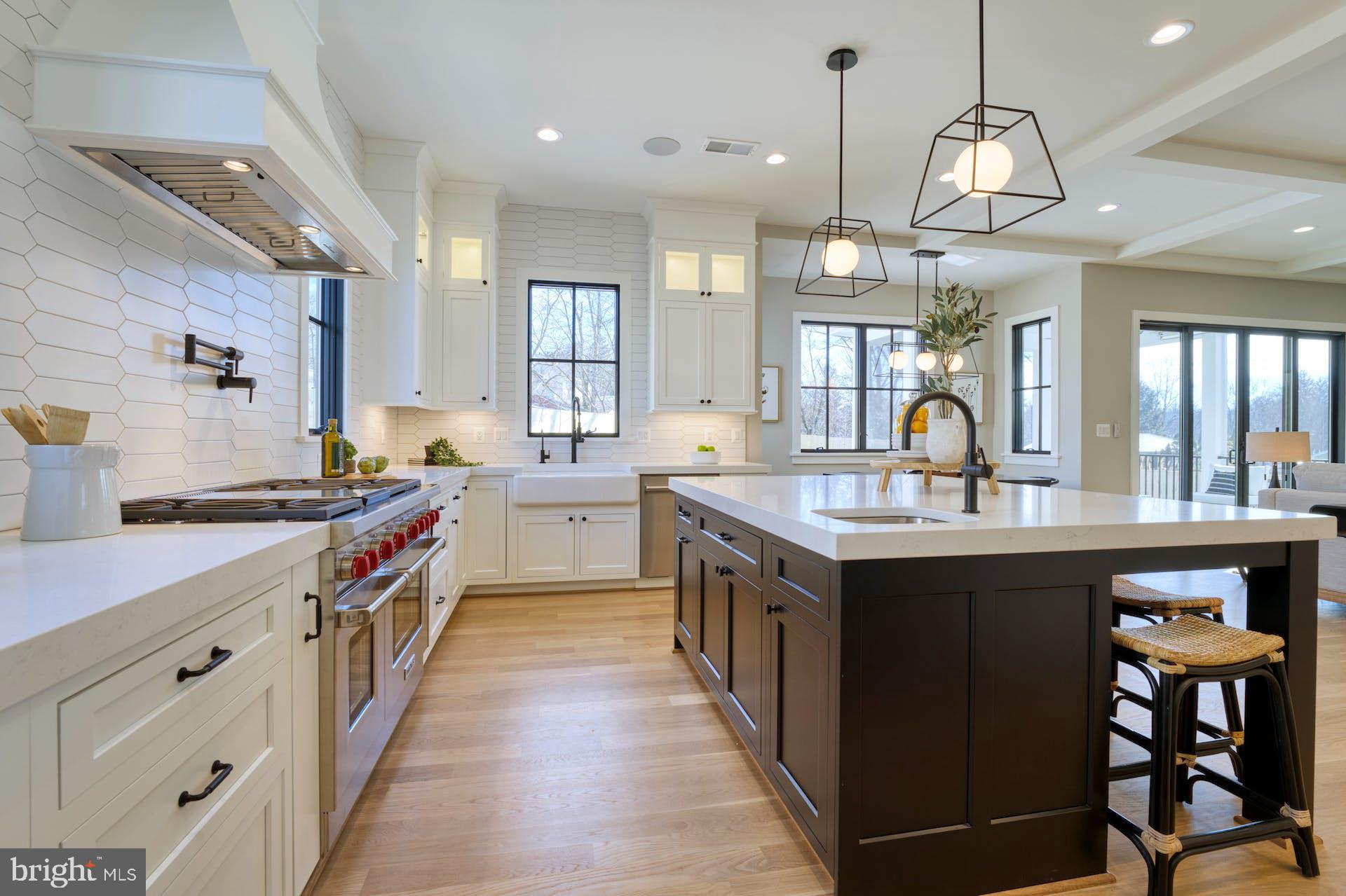 BROYHILL GLEN GARY PARK - Residential