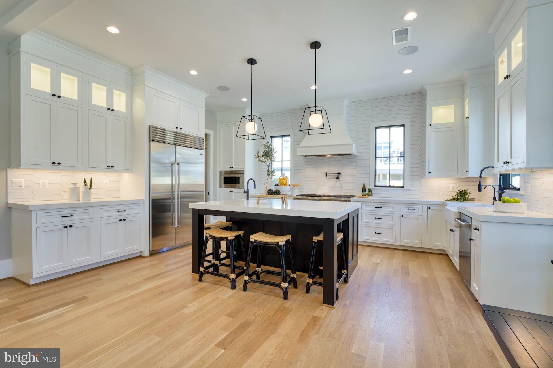 BROYHILL GLEN GARY PARK - Residential