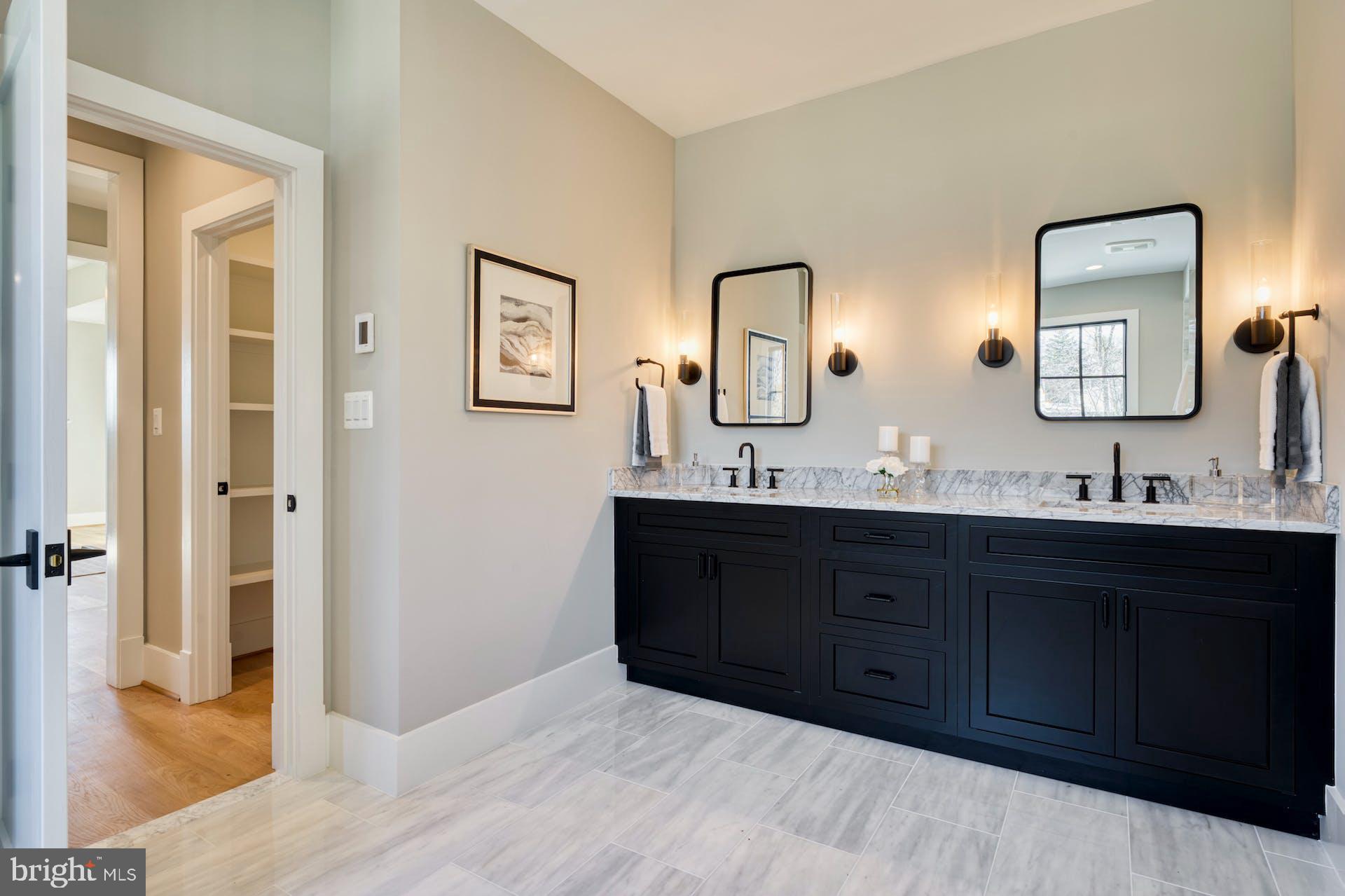 BROYHILL GLEN GARY PARK - Residential