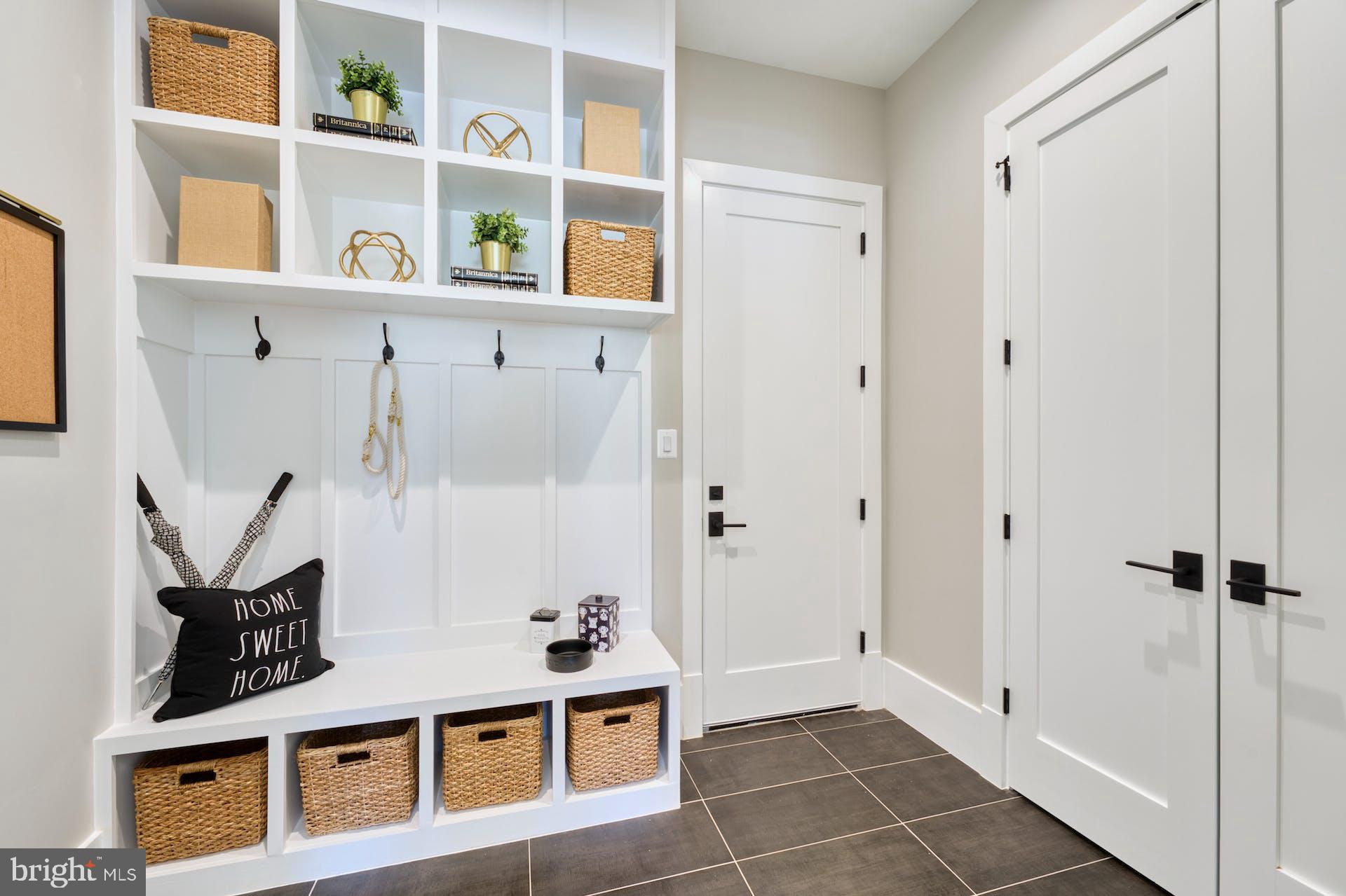 BROYHILL GLEN GARY PARK - Residential