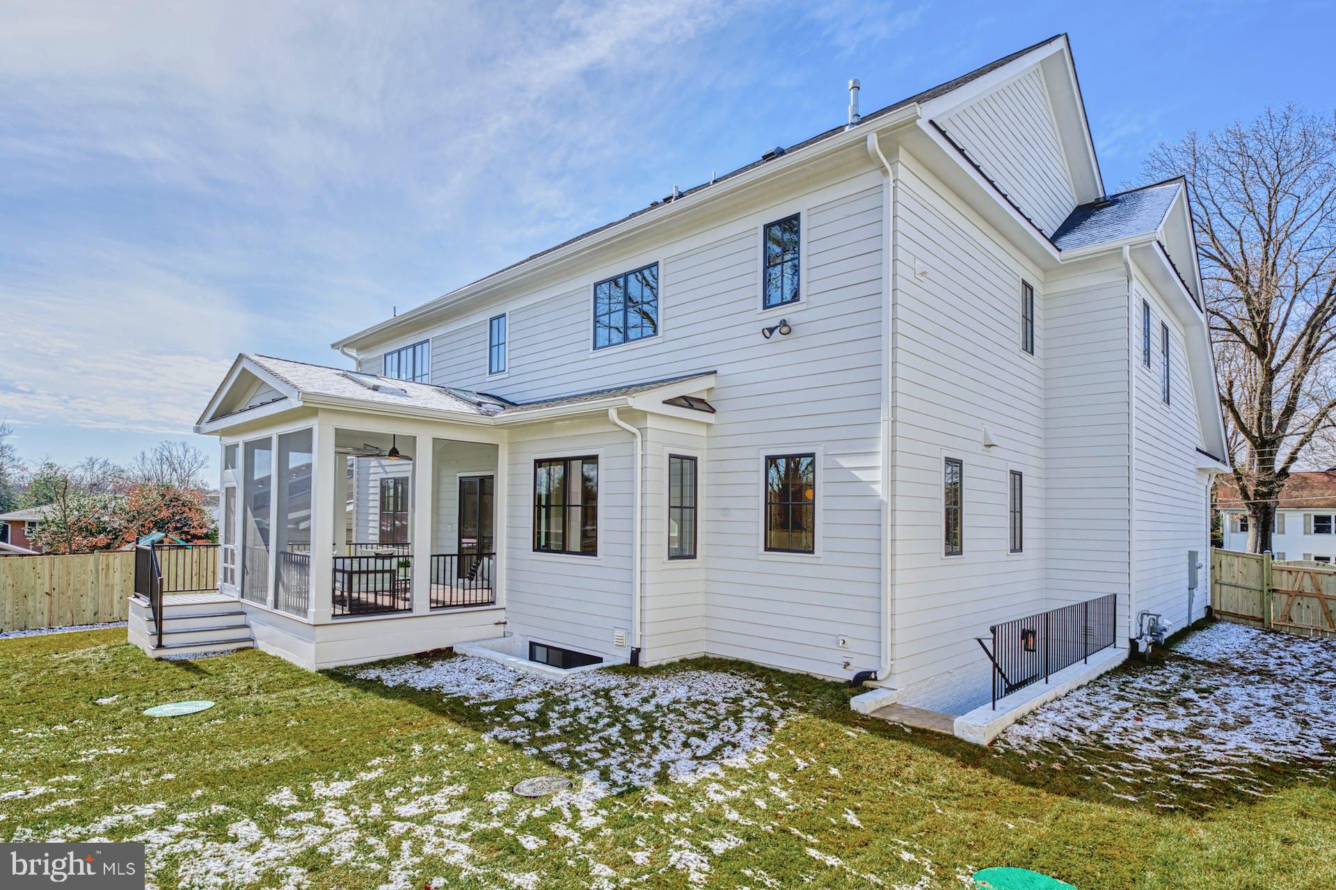 BROYHILL GLEN GARY PARK - Residential