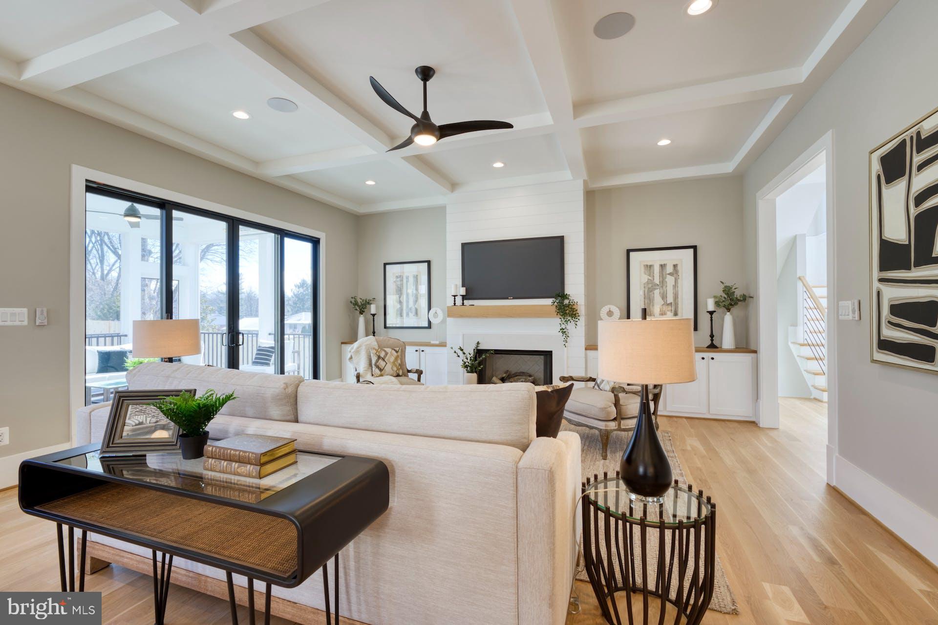 BROYHILL GLEN GARY PARK - Residential