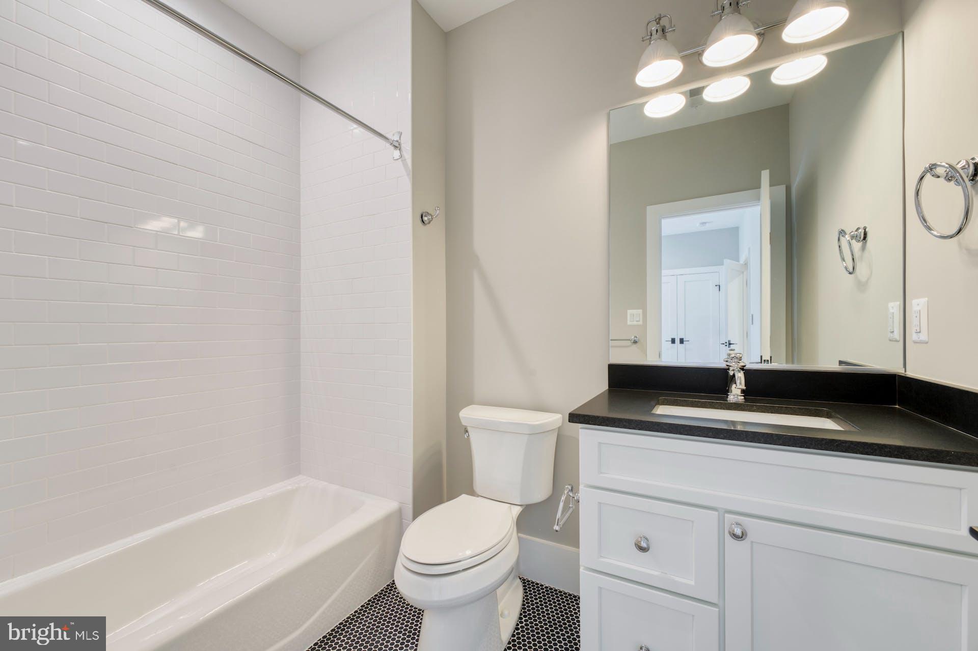 BROYHILL GLEN GARY PARK - Residential