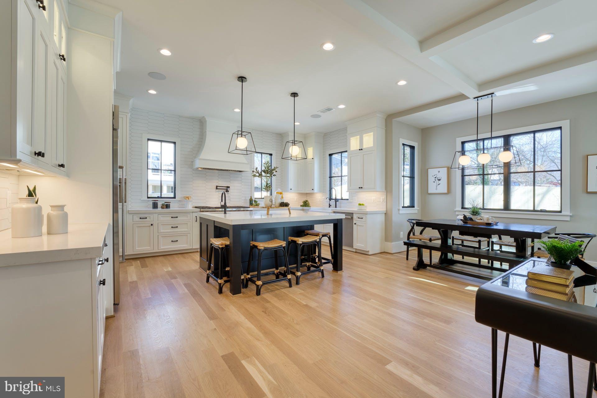 BROYHILL GLEN GARY PARK - Residential