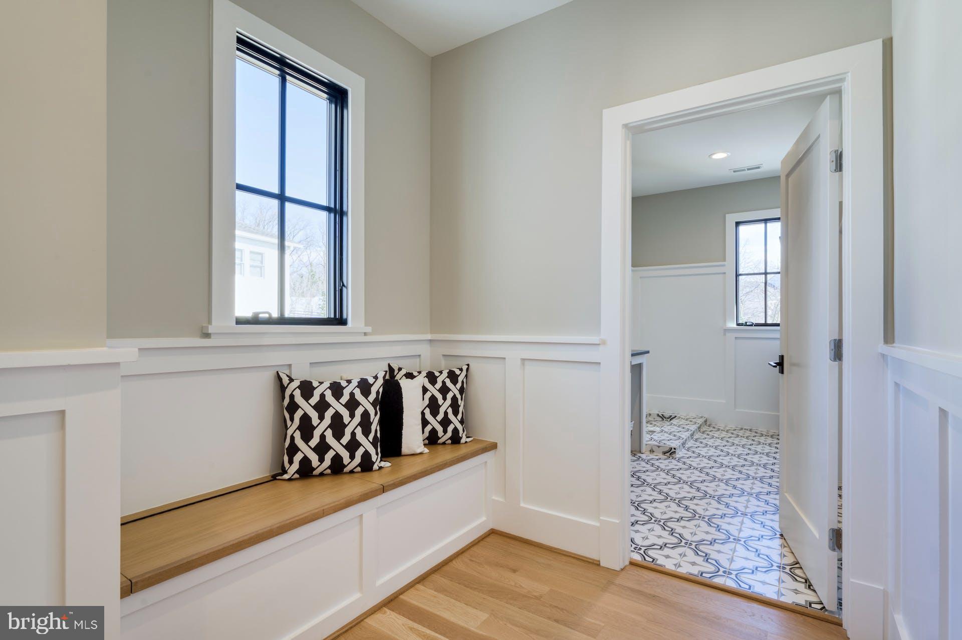 BROYHILL GLEN GARY PARK - Residential