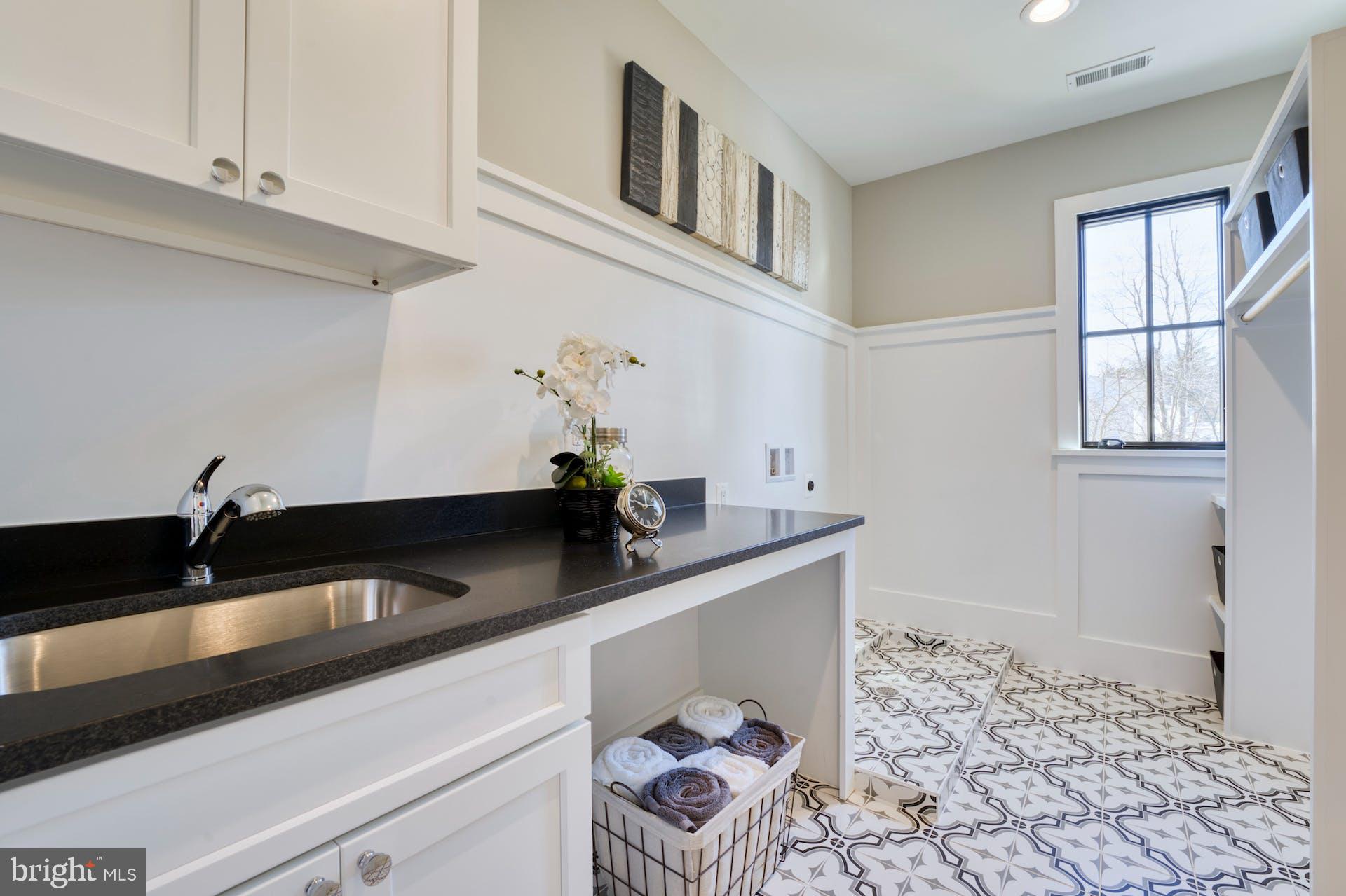 BROYHILL GLEN GARY PARK - Residential