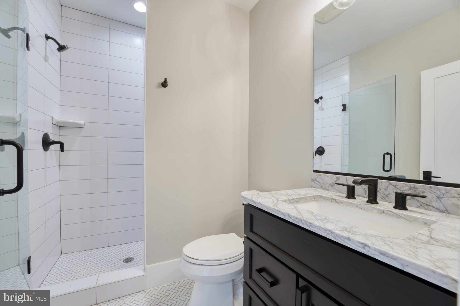 BROYHILL GLEN GARY PARK - Residential