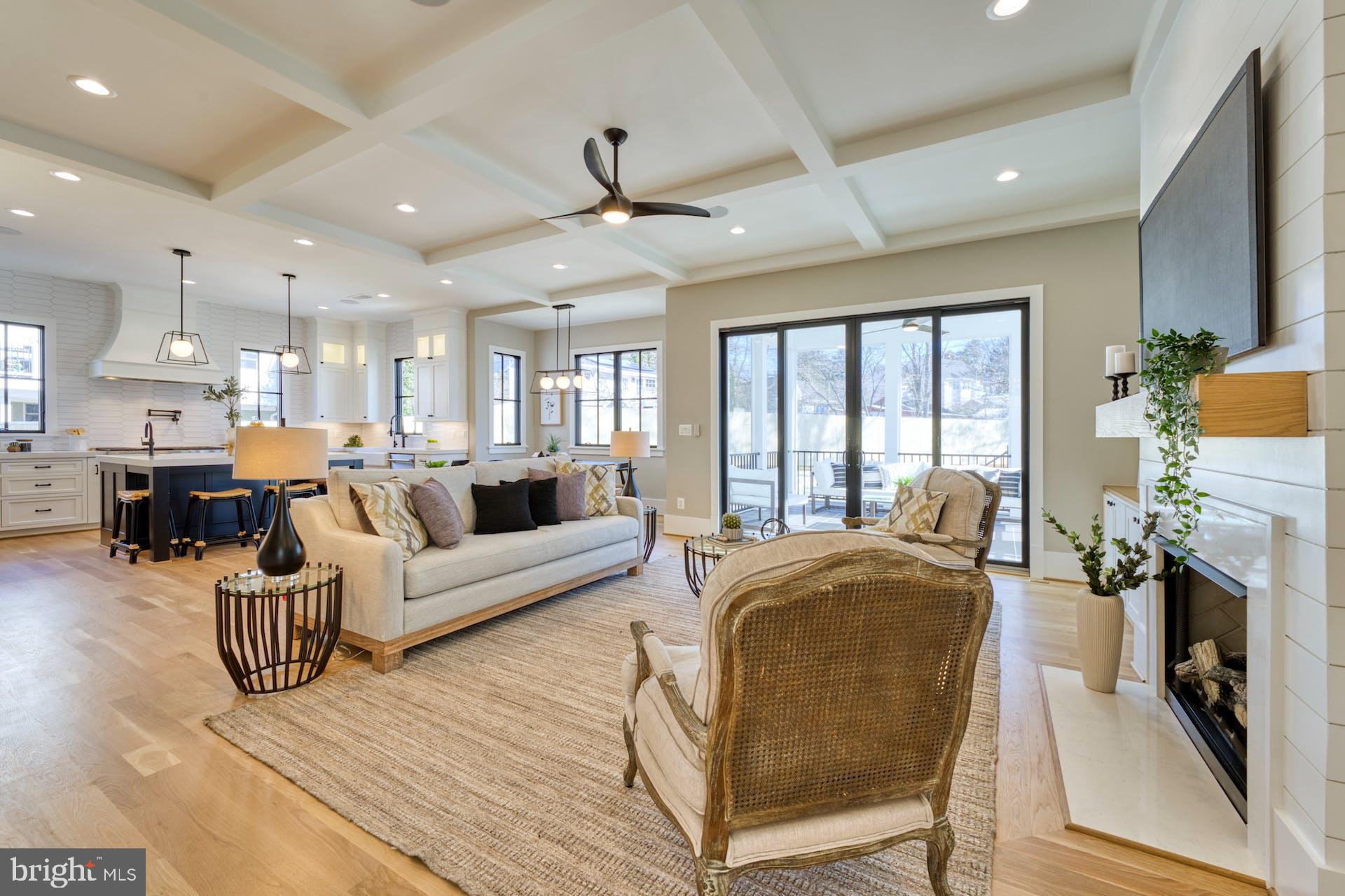 BROYHILL GLEN GARY PARK - Residential