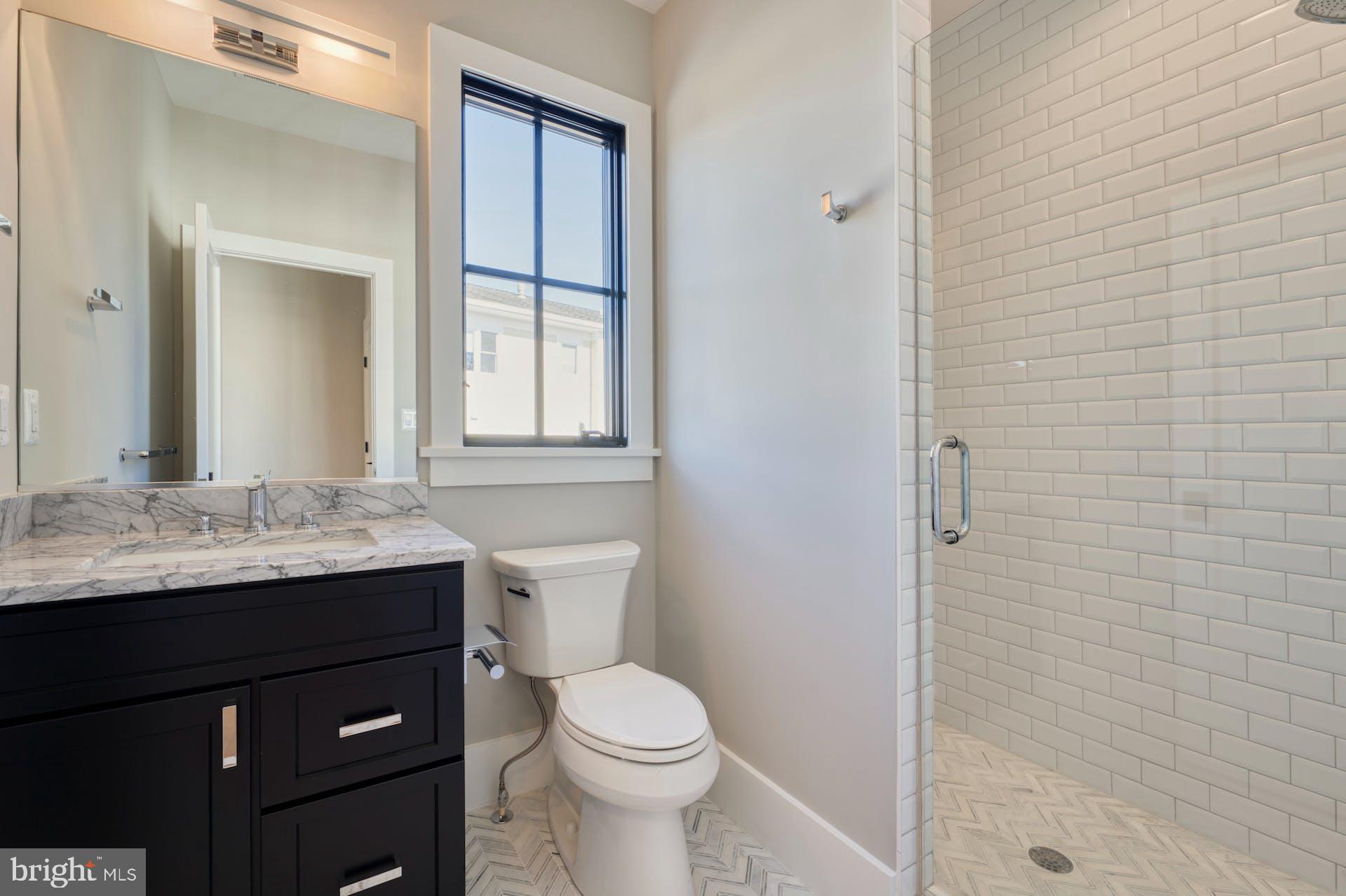 BROYHILL GLEN GARY PARK - Residential