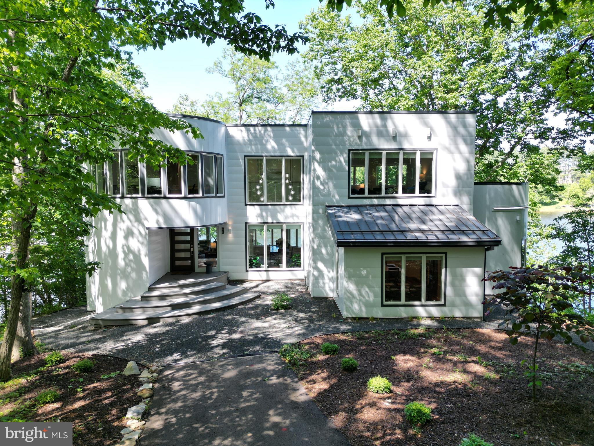 378 FOREST BEACH ROAD
