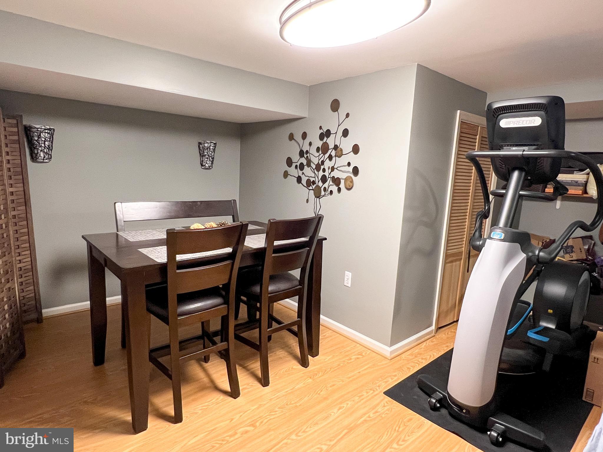 CARROLL KNOLLS - Residential Lease