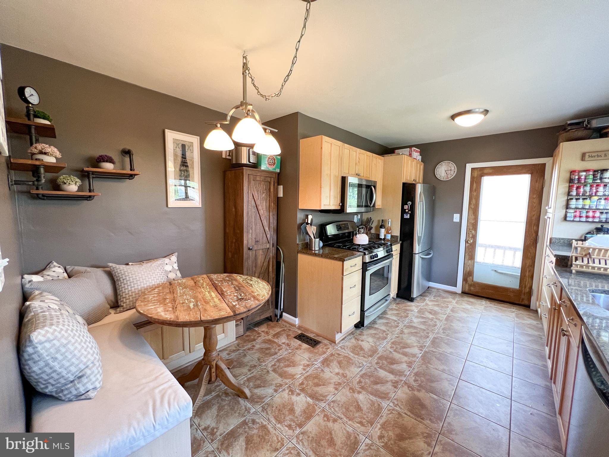 CARROLL KNOLLS - Residential Lease