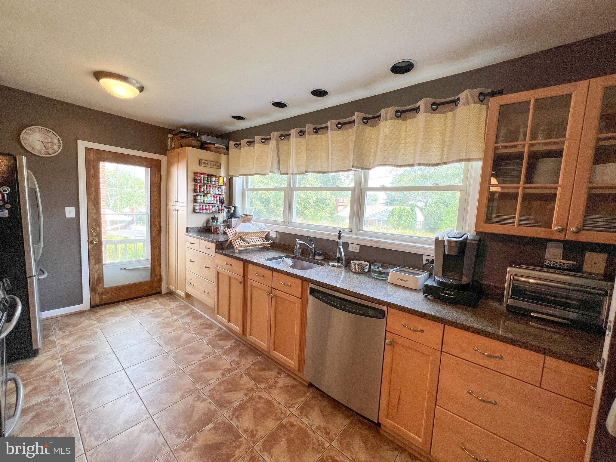 CARROLL KNOLLS - Residential Lease