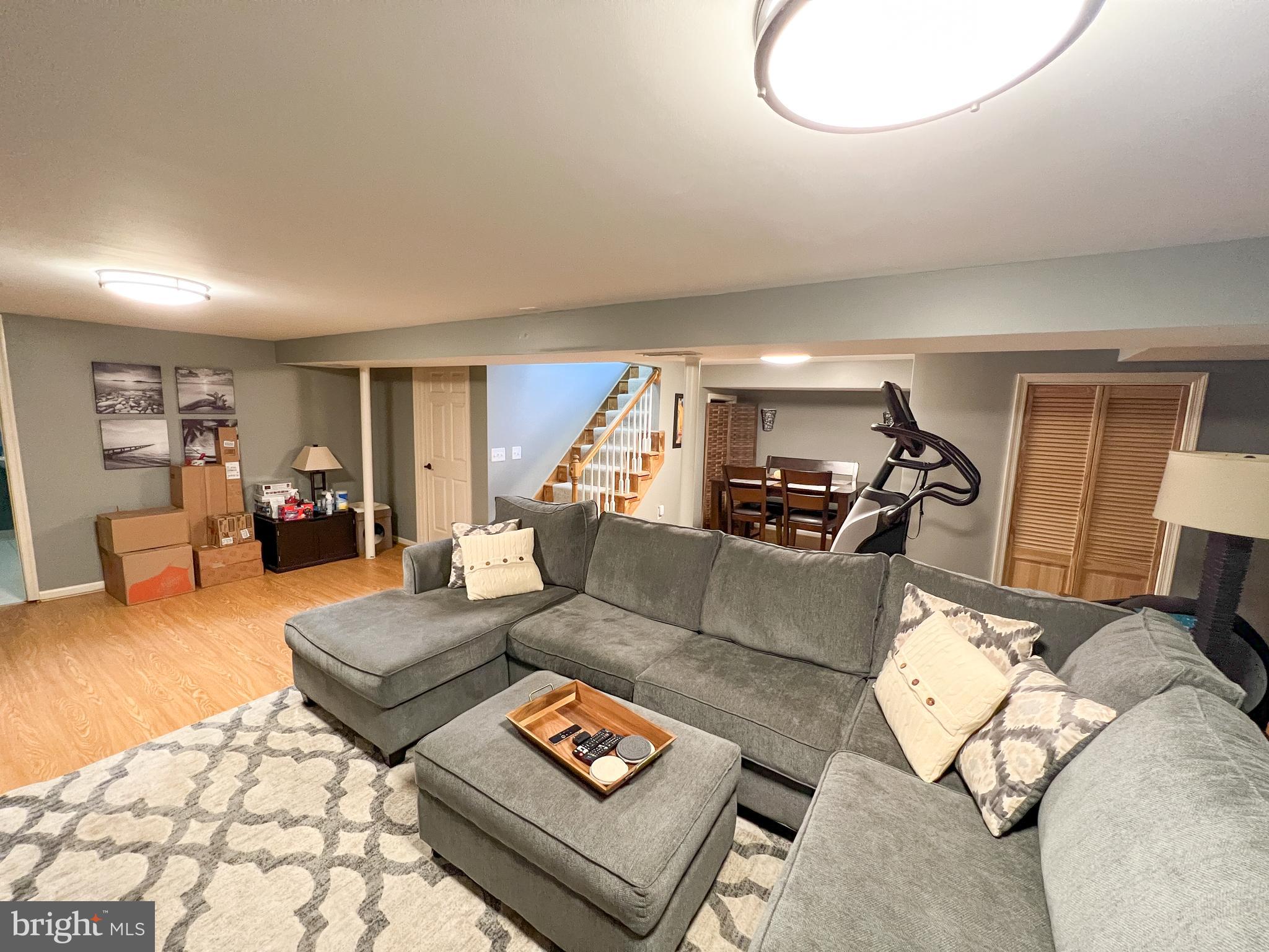 CARROLL KNOLLS - Residential Lease