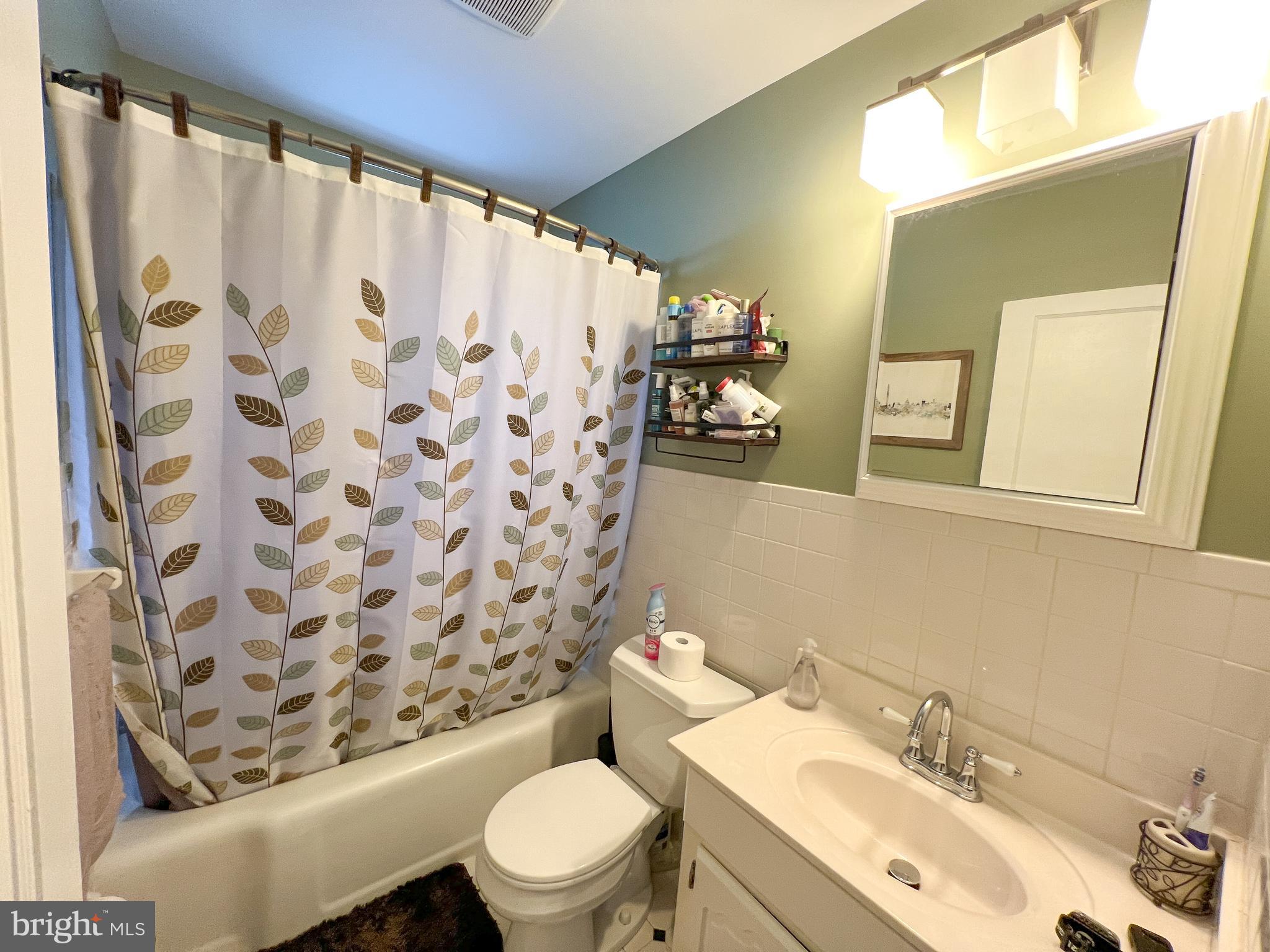 CARROLL KNOLLS - Residential Lease