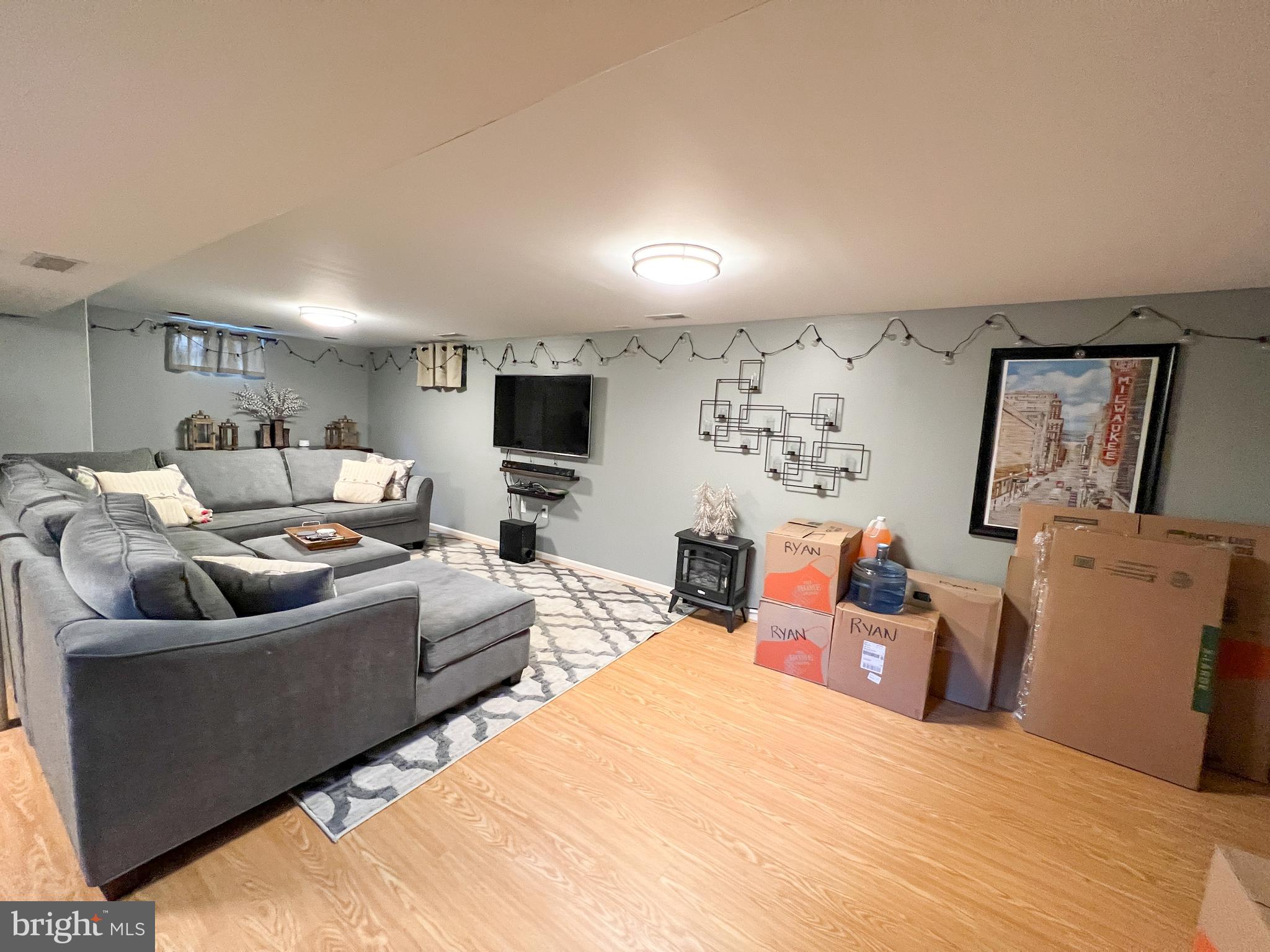 CARROLL KNOLLS - Residential Lease