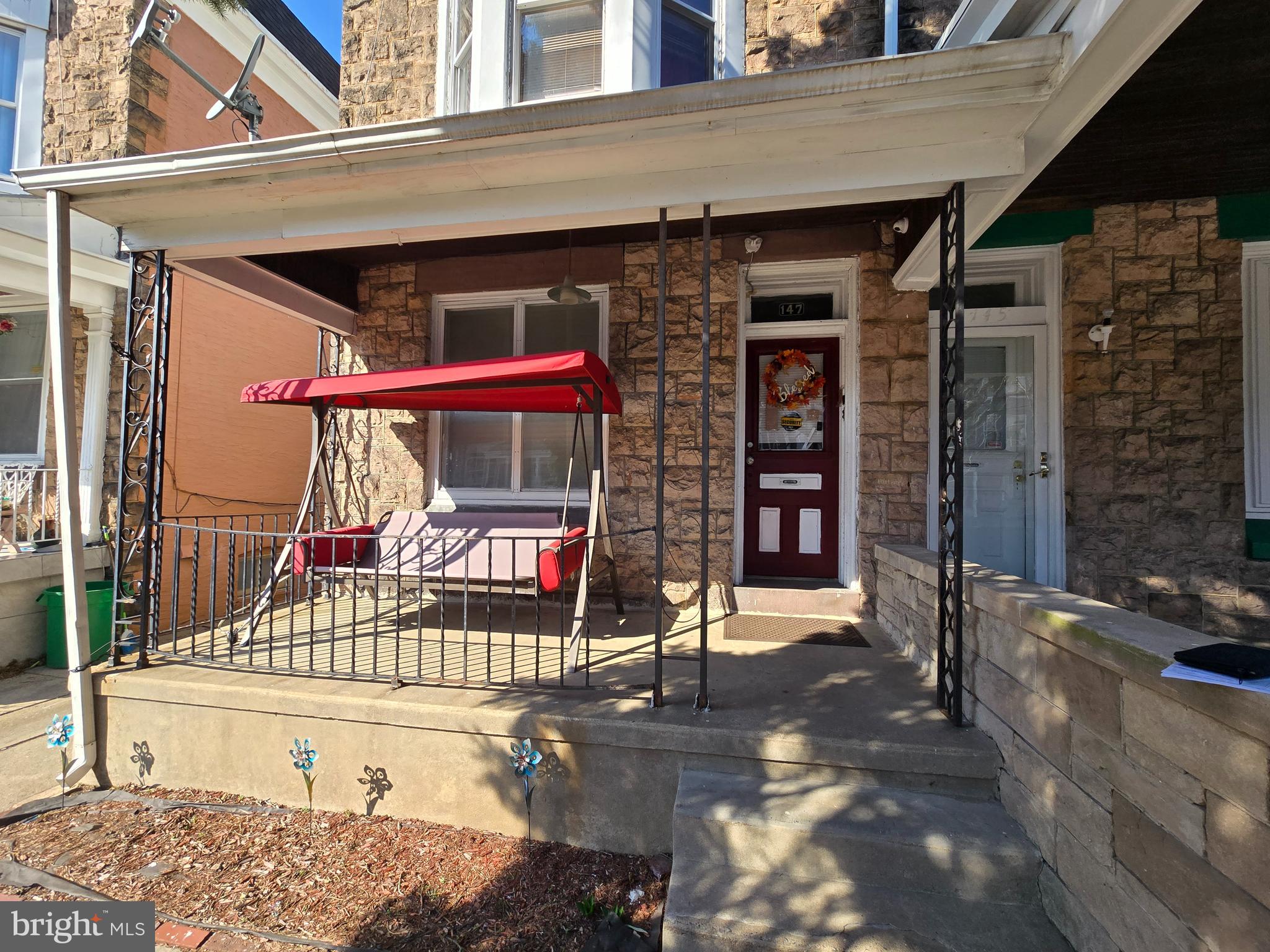 A very big and spacious first floor 1 bedroom apartment, with a private parking spot at the back of the property. A big kitchen with an ample-sized bathroom, and a big living room with plenty of couch space, and it has a long bedroom. The apartment has been cleaned out and is ready to move in. Schedule your tour today, text or call the listing agent Pabel Reyes if you have any questions!