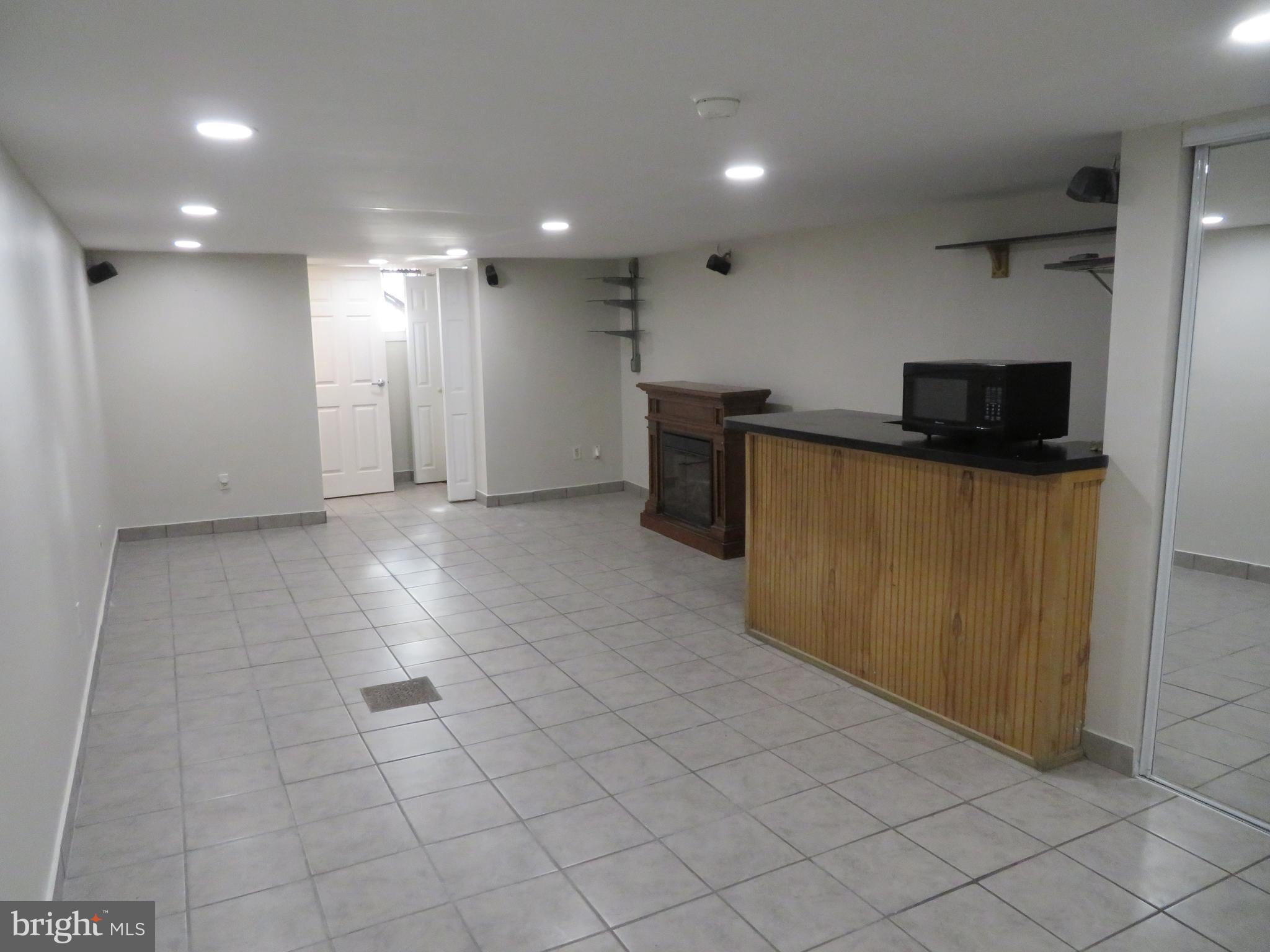 LAWNCREST - Residential