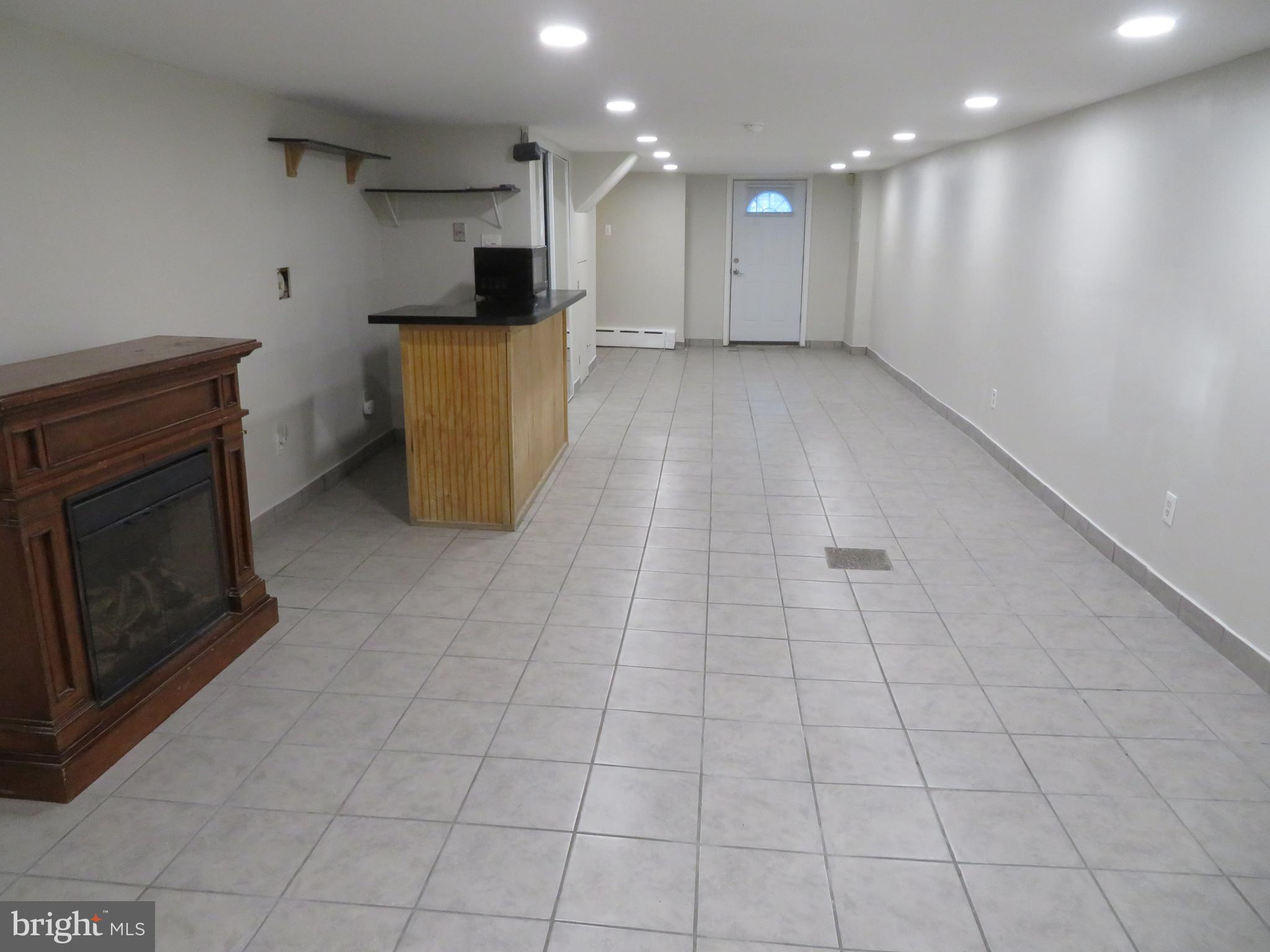 LAWNCREST - Residential