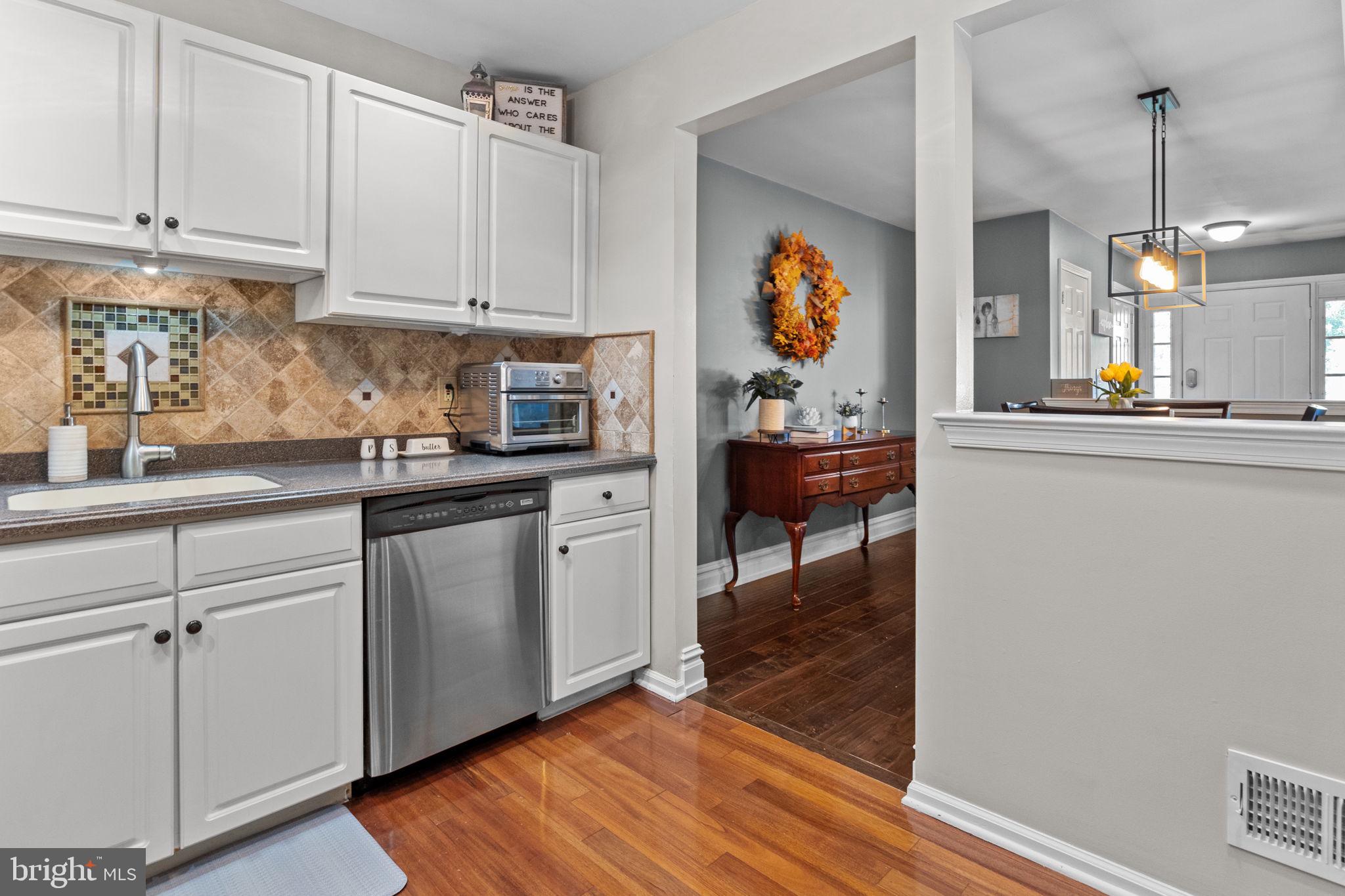 MAKEFIELD GLEN - Residential