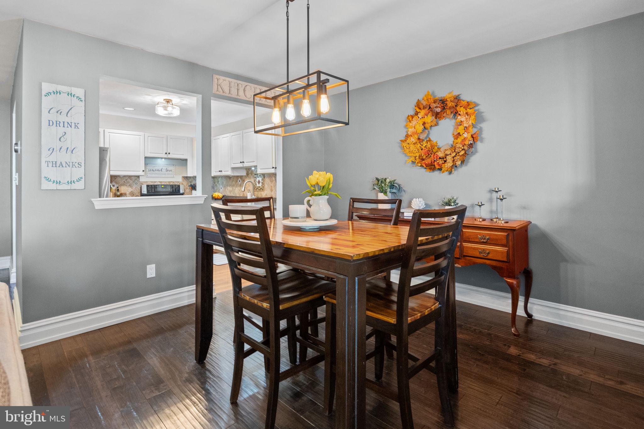 MAKEFIELD GLEN - Residential