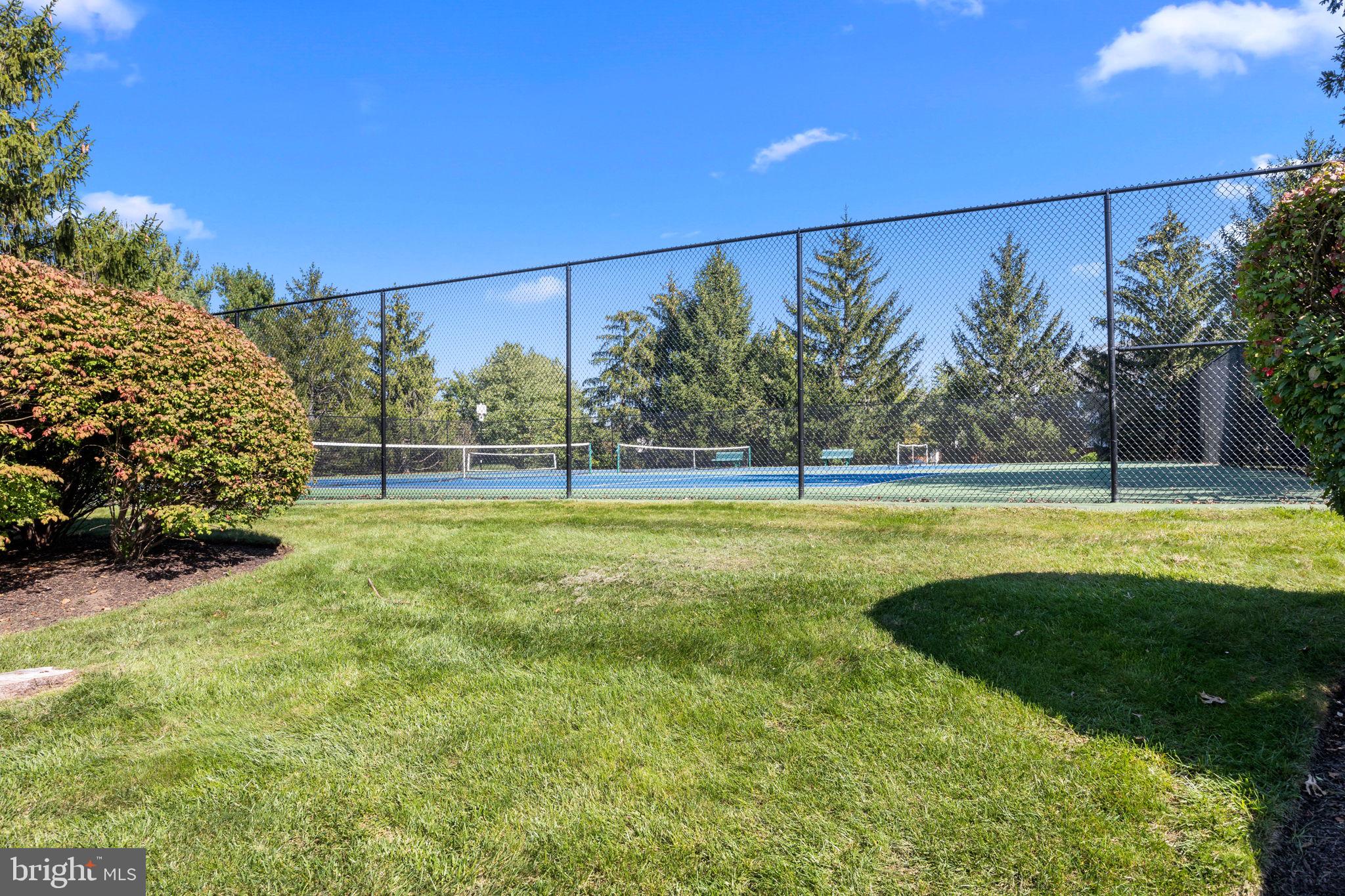 MAKEFIELD GLEN - Residential