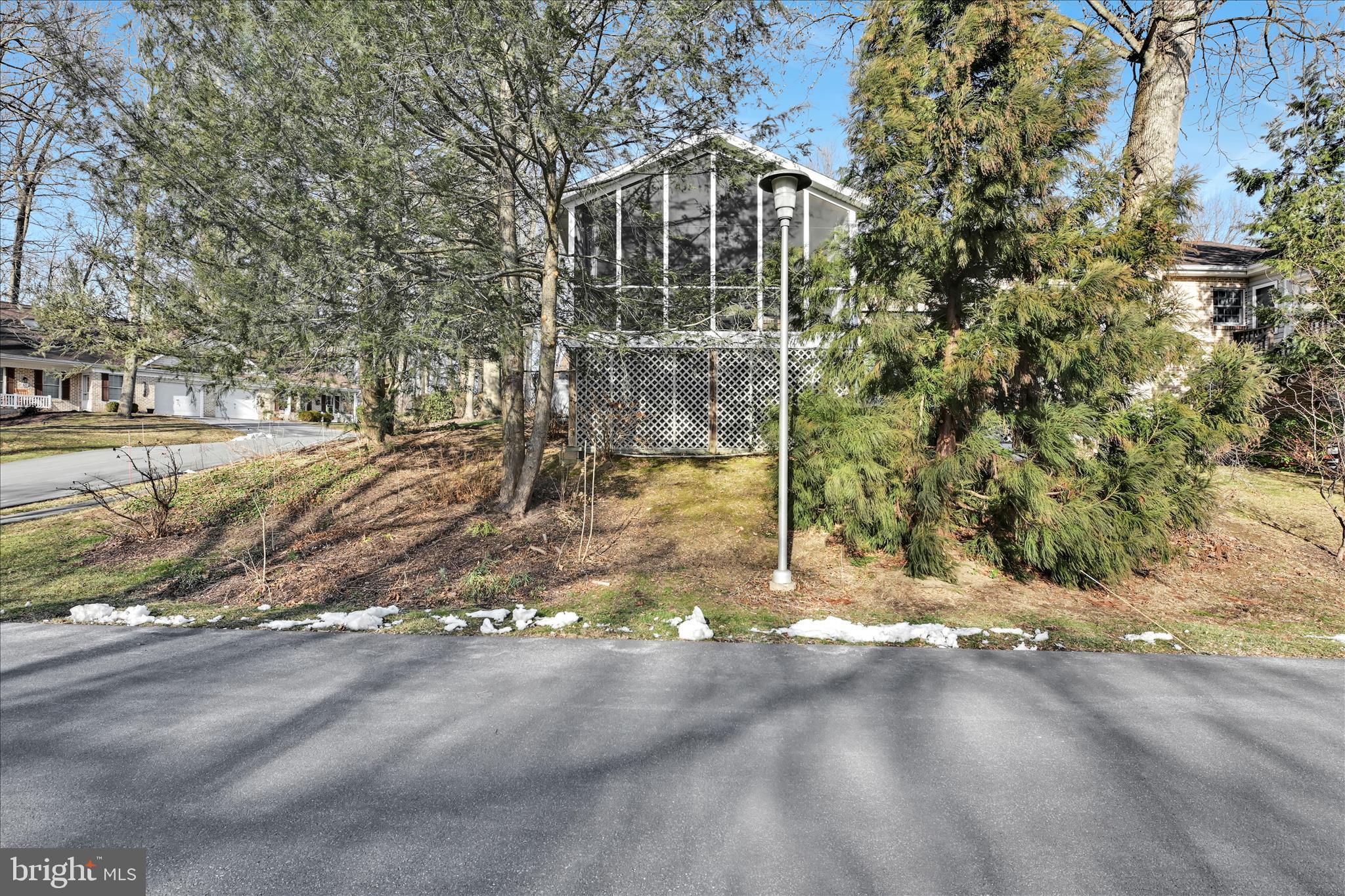 TIMBER VILLA - Residential