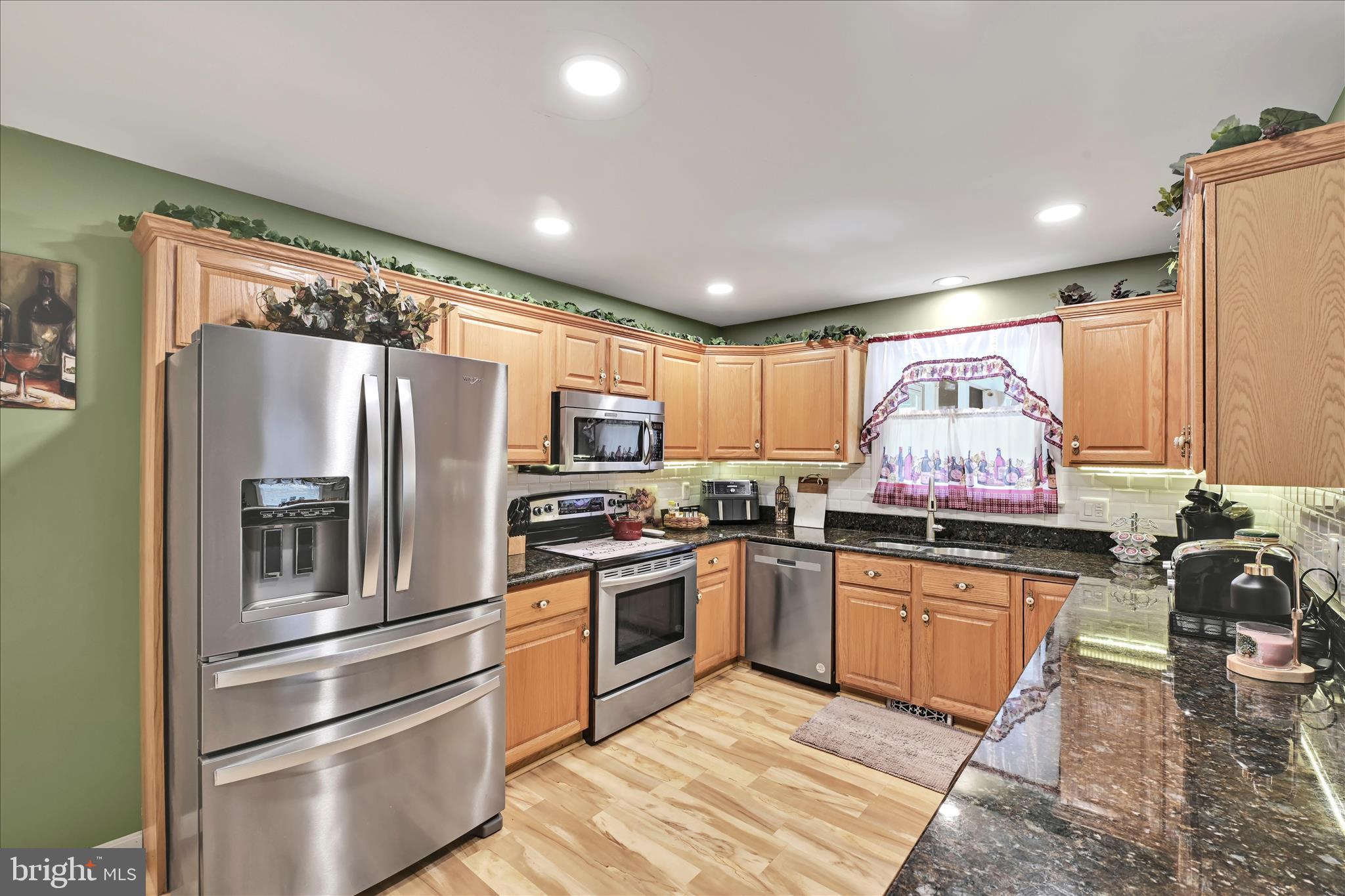 TIMBER VILLA - Residential