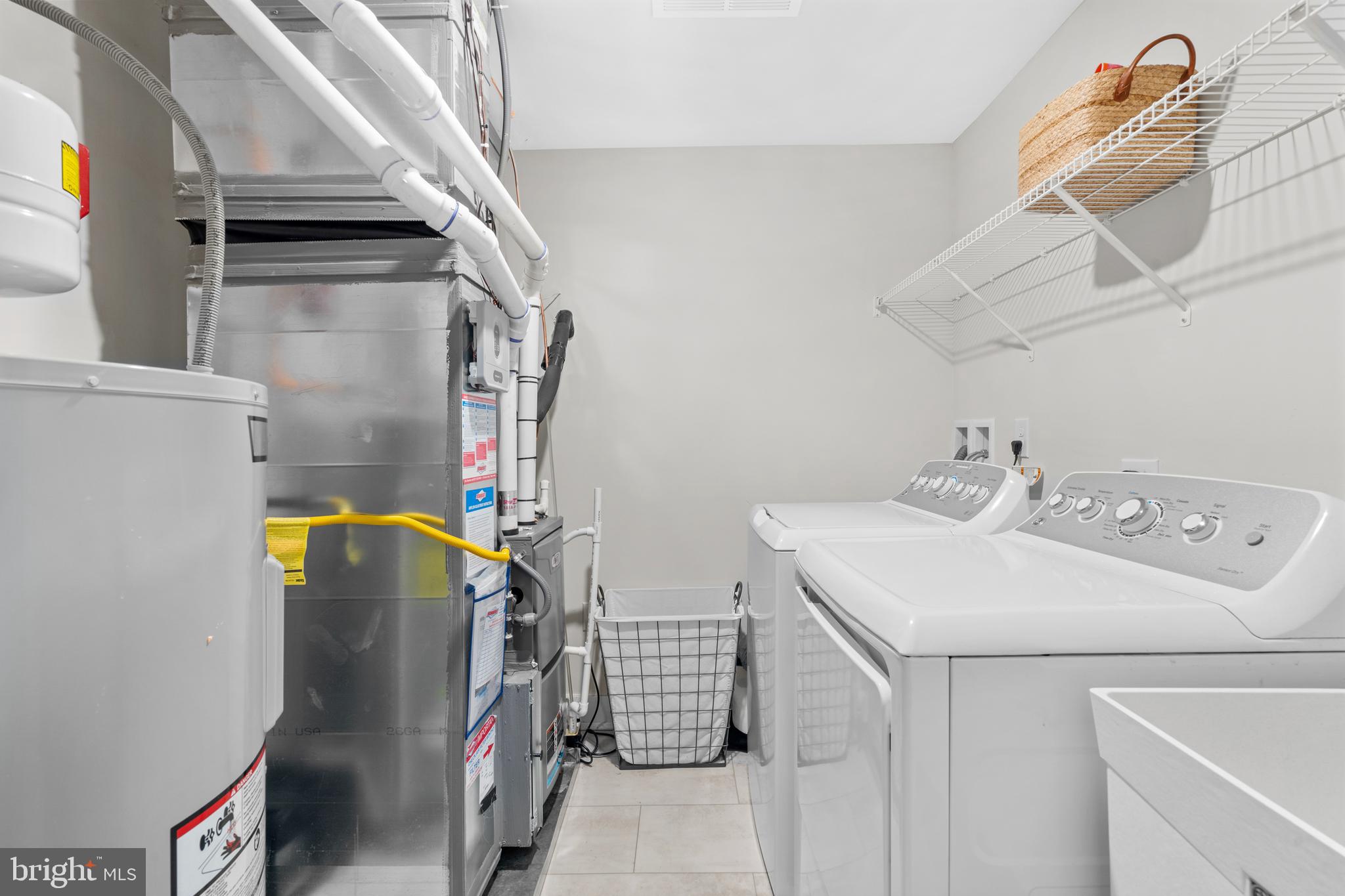 WATERSIDE - Residential