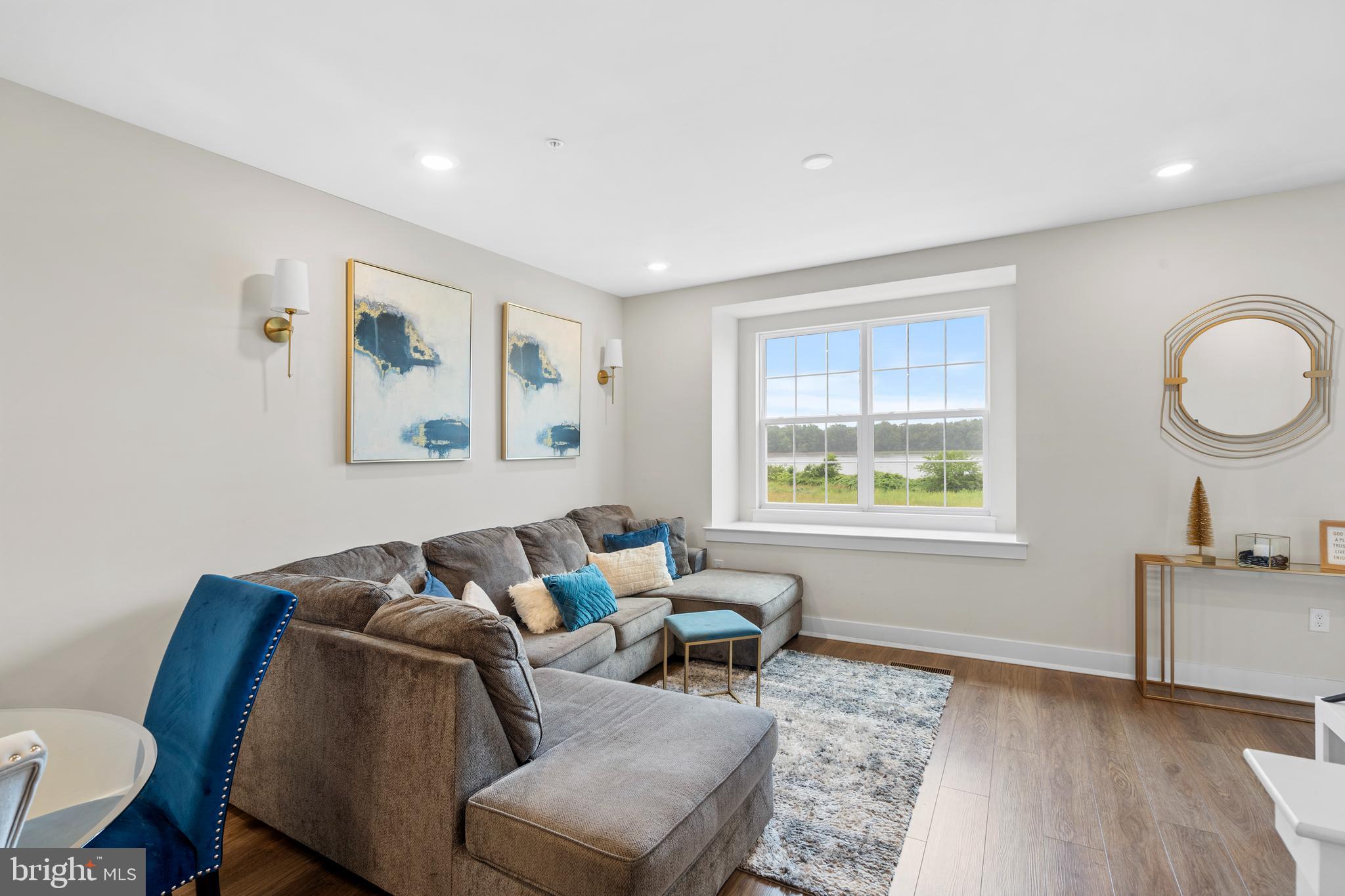 WATERSIDE - Residential