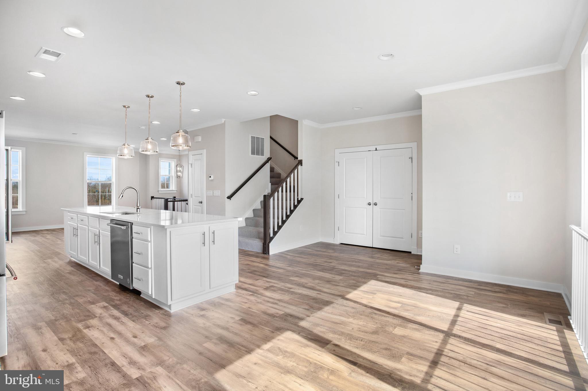 SOUTH FORK BROAD RUN - Residential