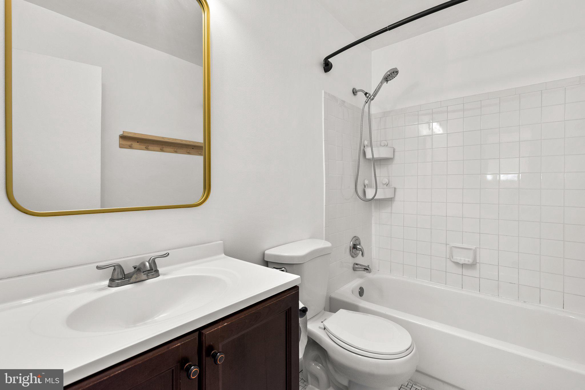 DALE CITY - Residential Lease