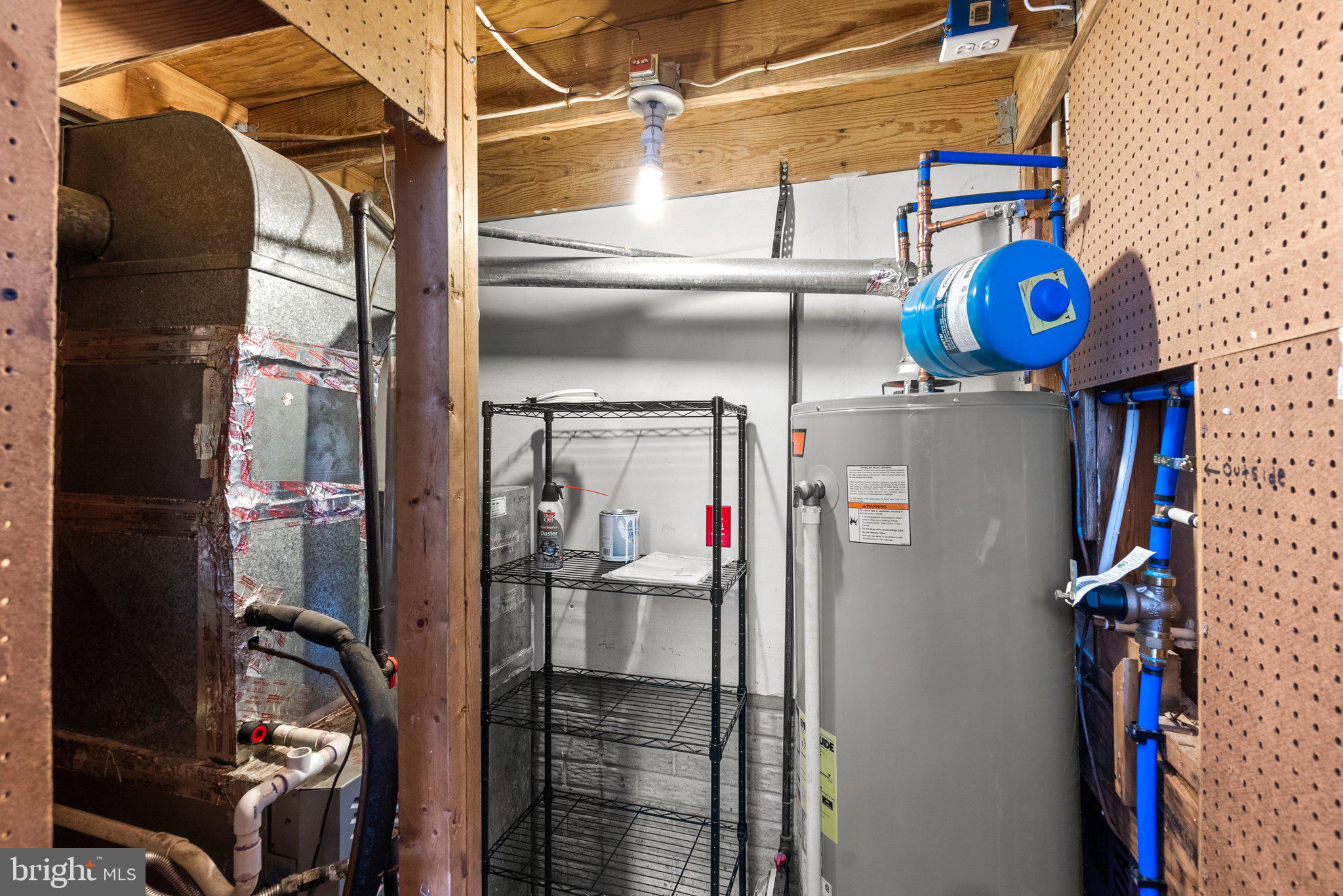 DALE CITY - Residential Lease