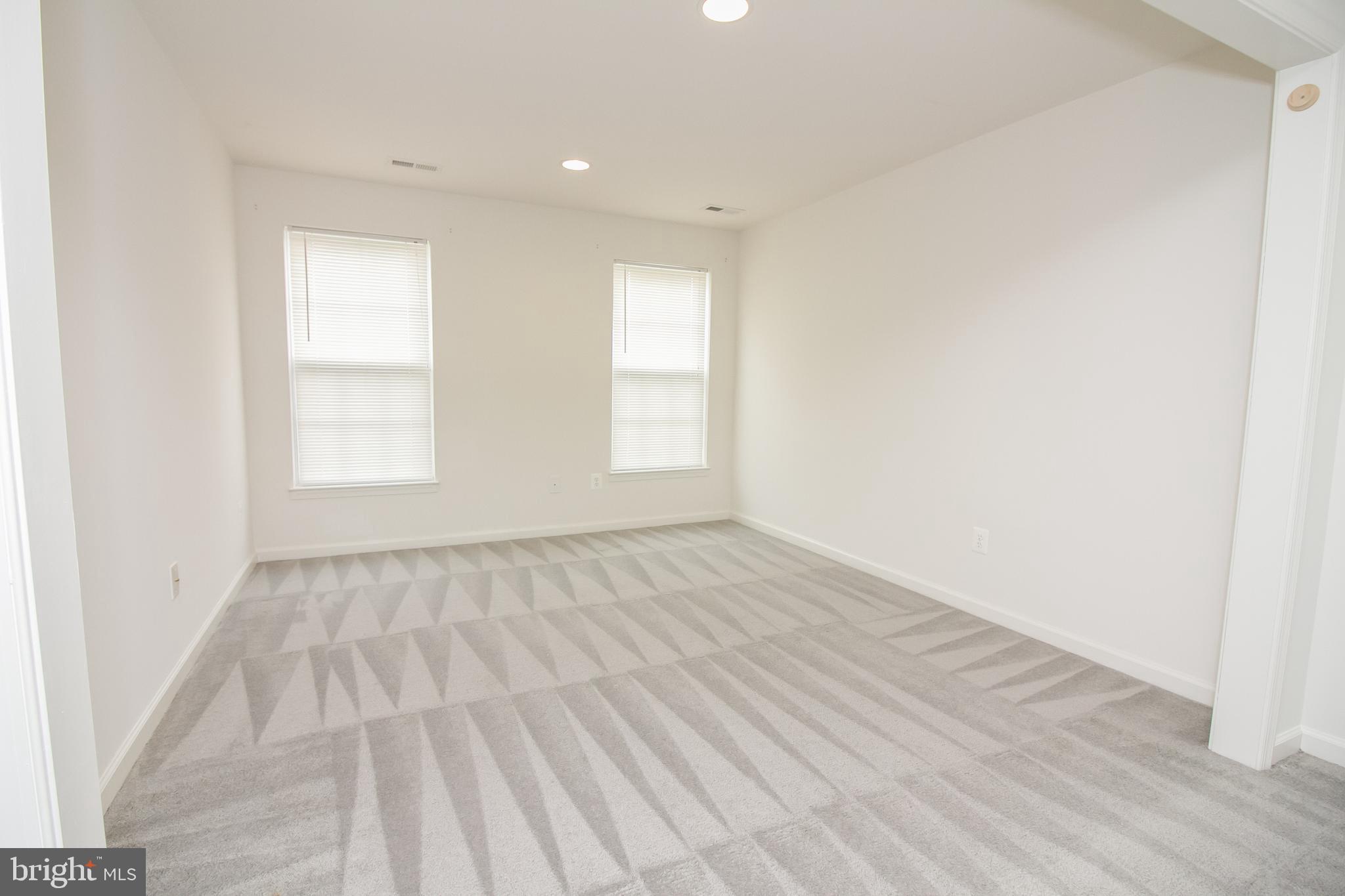 LAKELAND PLACE - Residential