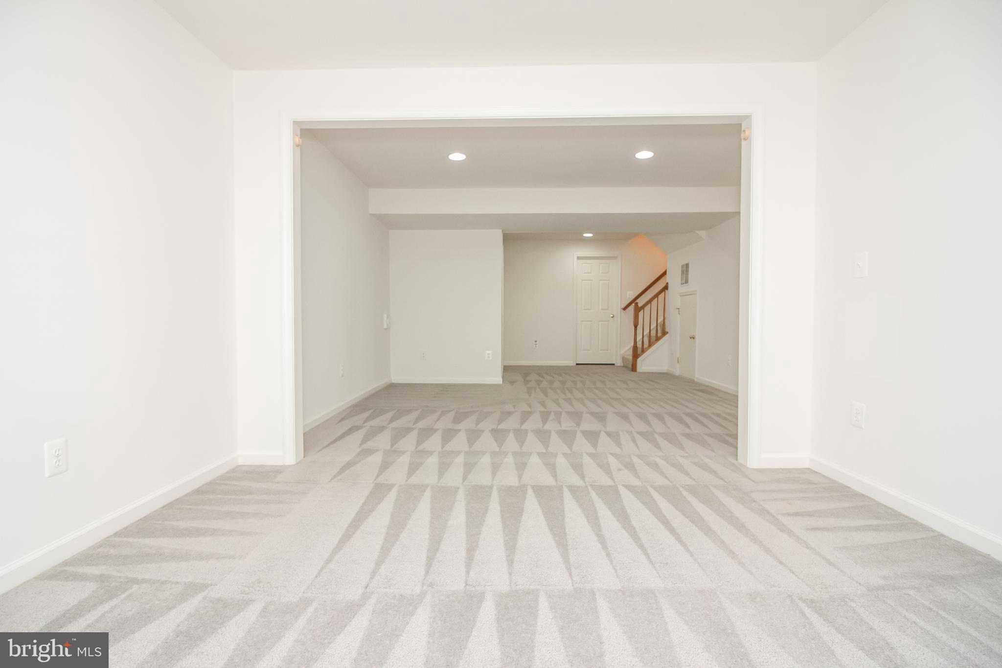 LAKELAND PLACE - Residential