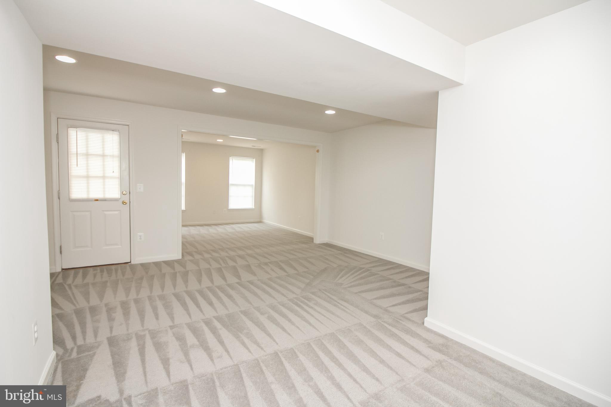 LAKELAND PLACE - Residential