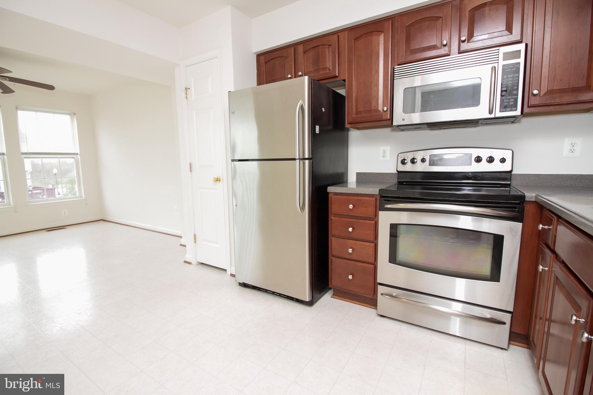 LAKELAND PLACE - Residential